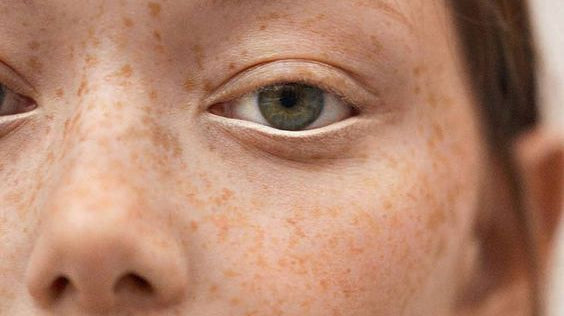 PAGE 08 | 一抹紅唇的力量