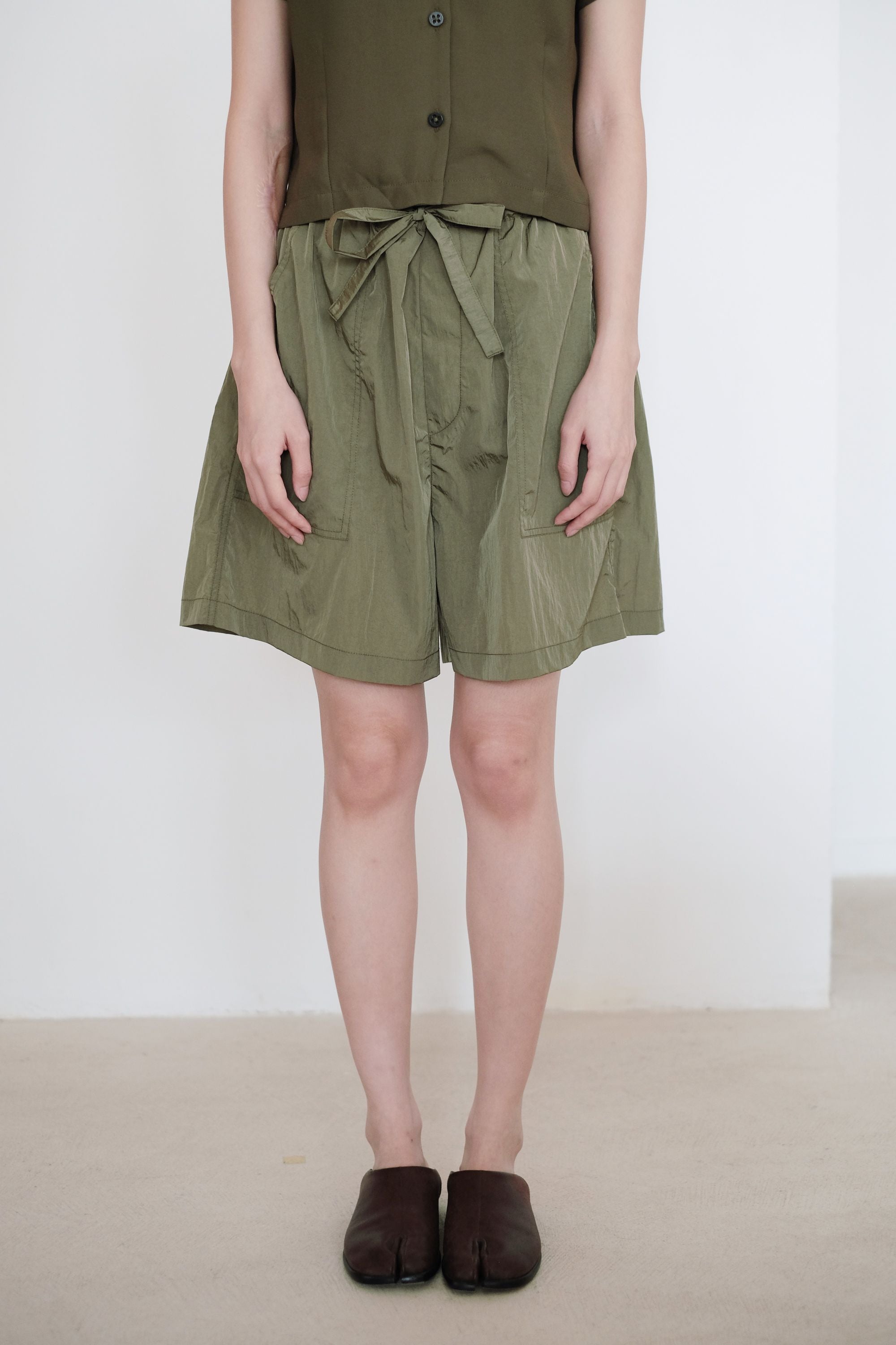 ONYX SHORTS (OLIVE) | 橄欖色傘形短褲