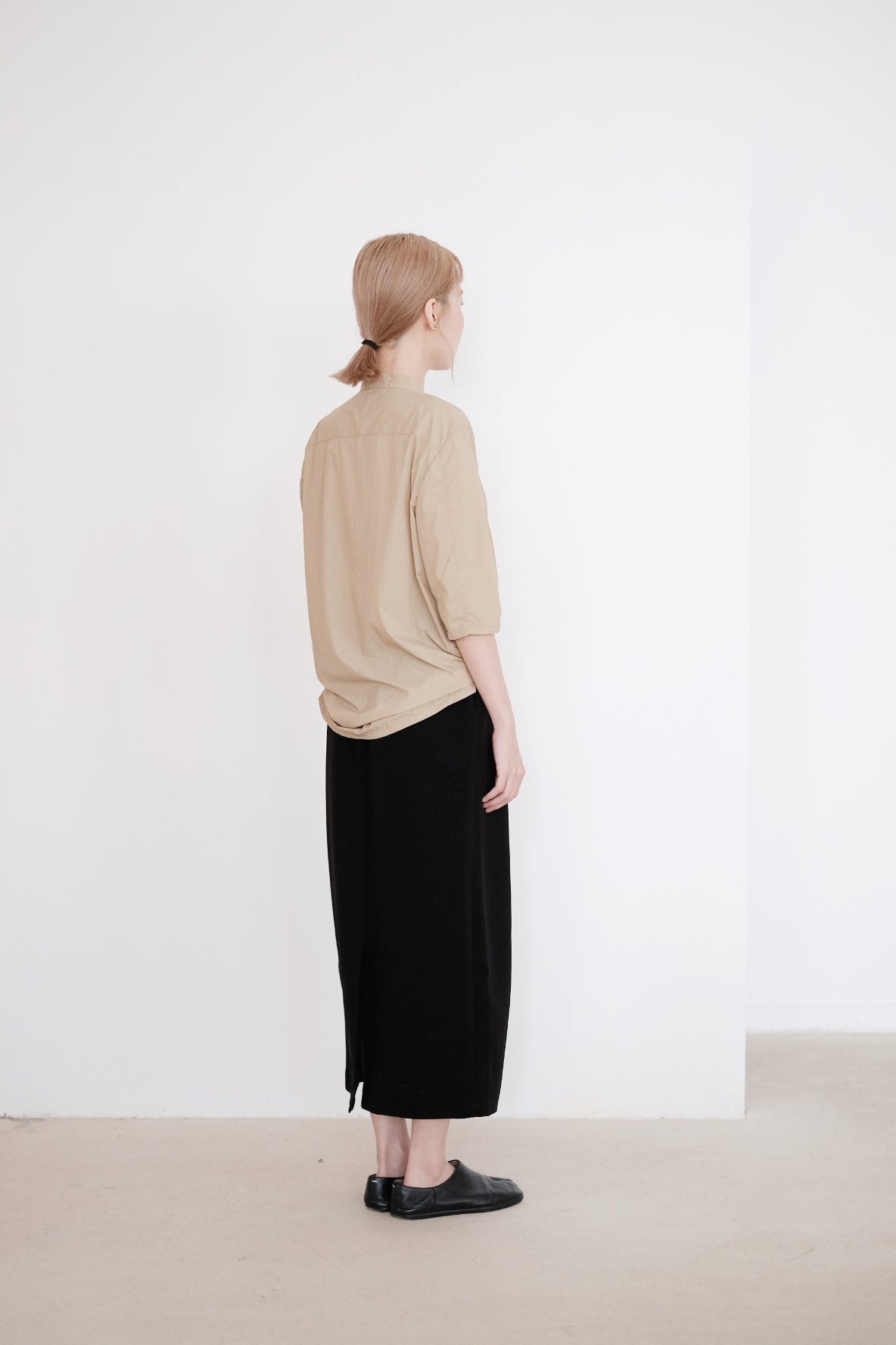 MADELYN BLOUSE (CAMEL) | 駝色斜襟半袖襯衫