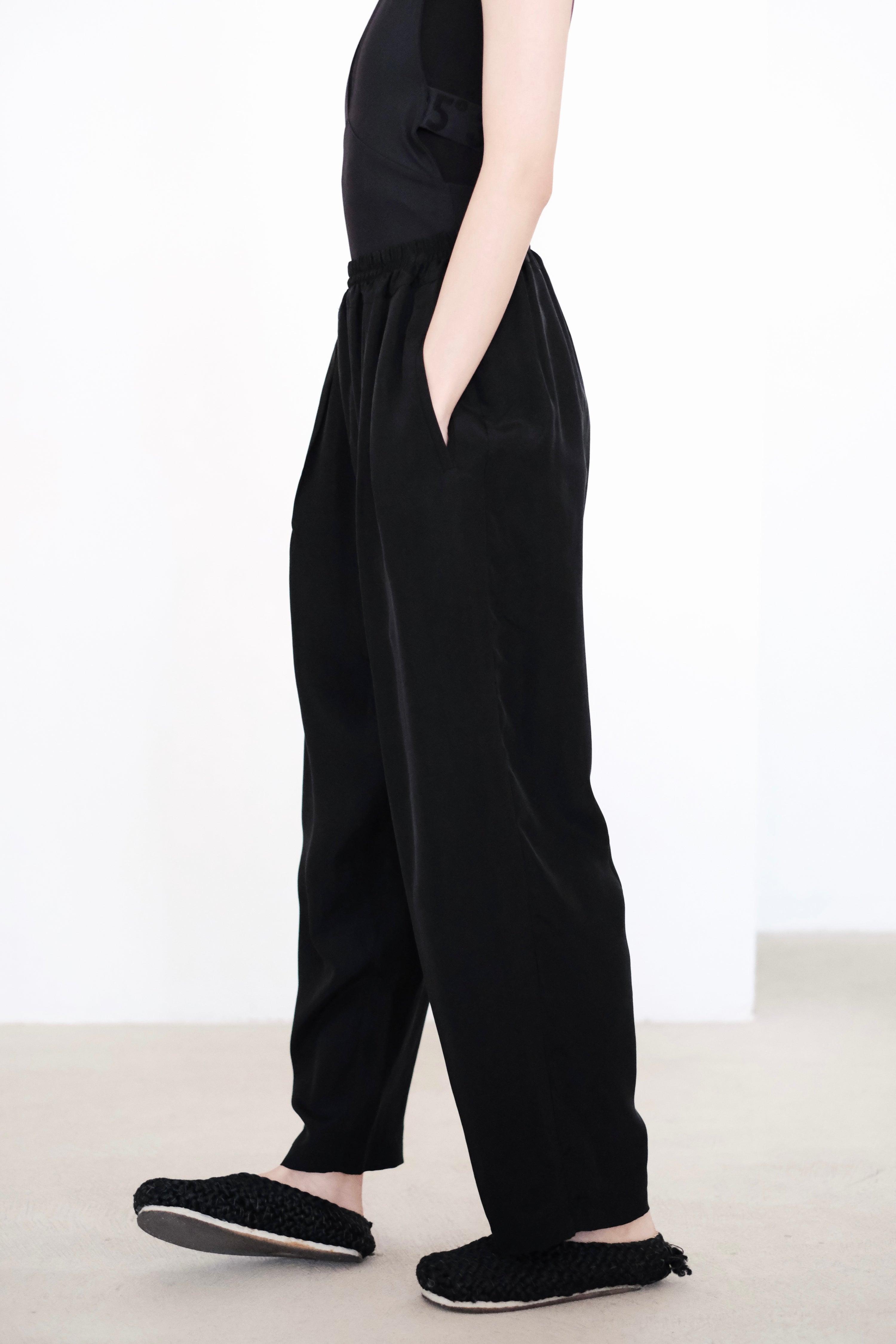 SHIORI PANT (BLACK)