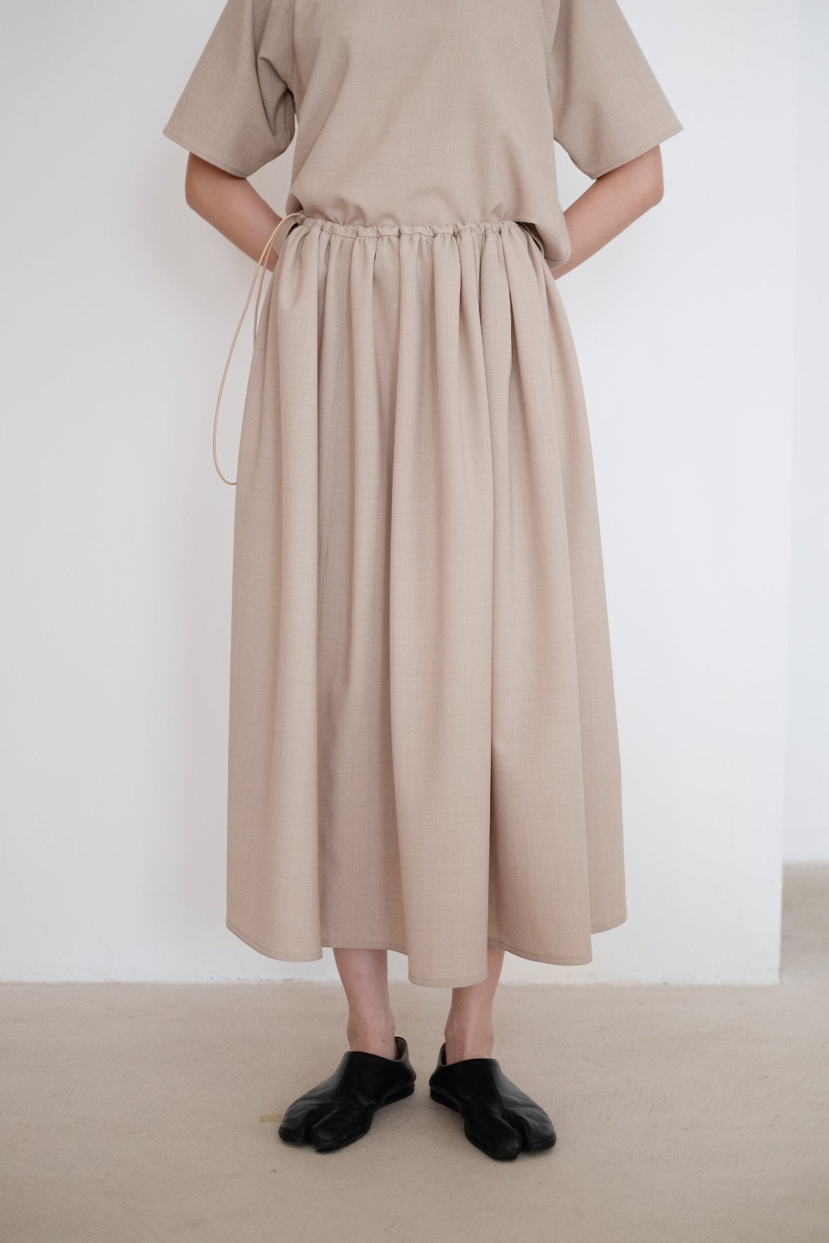 TAYLOR SKIRT (BEIGE) | 杏色抽繩A字半裙