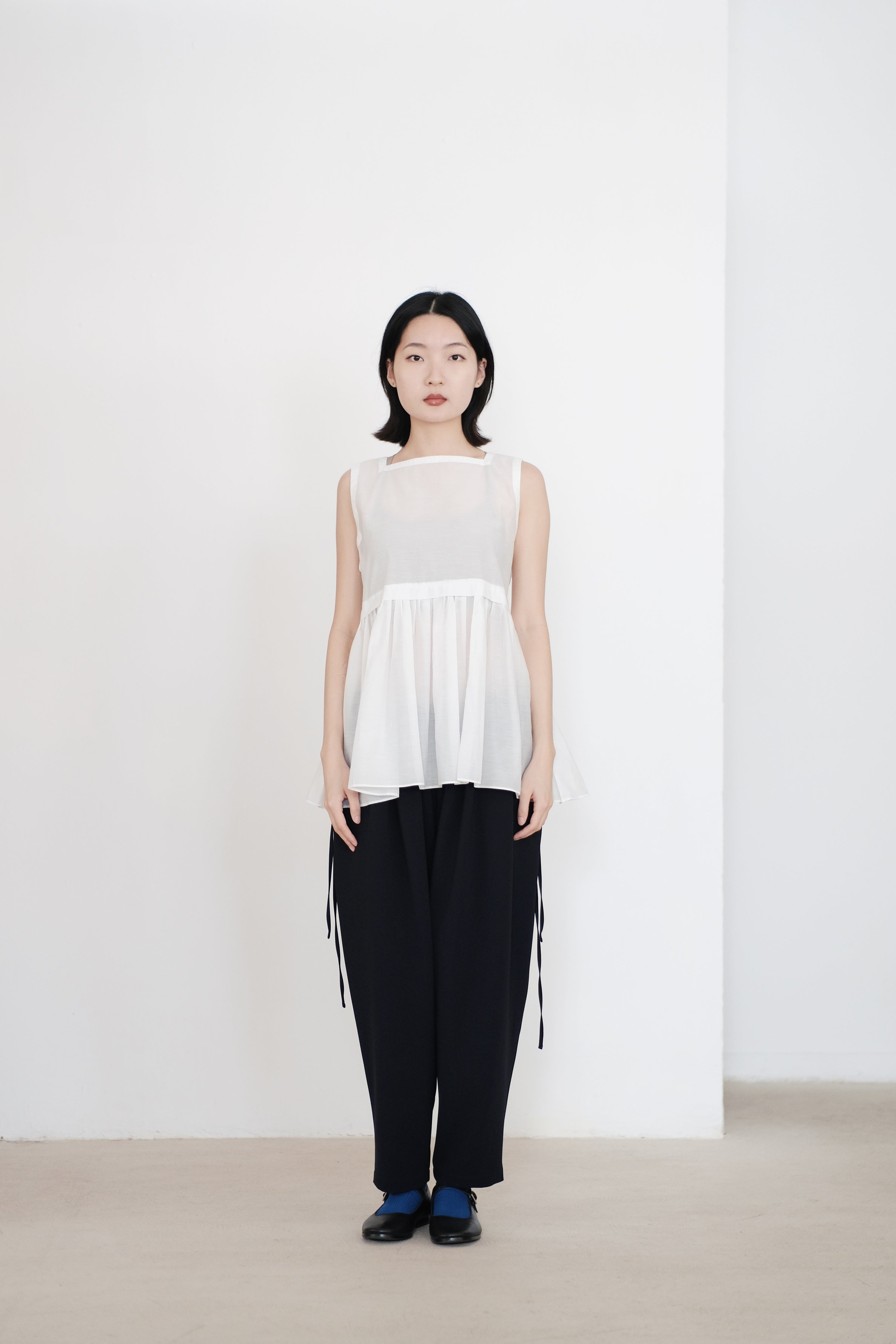 NOZOMI VEST (WHITE)