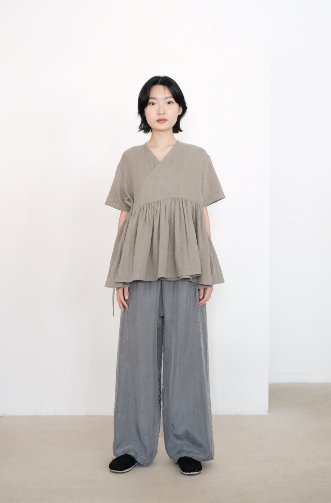 KĒKI LAYER BLOUSES WITH STRAPPING (STONE GREEN)