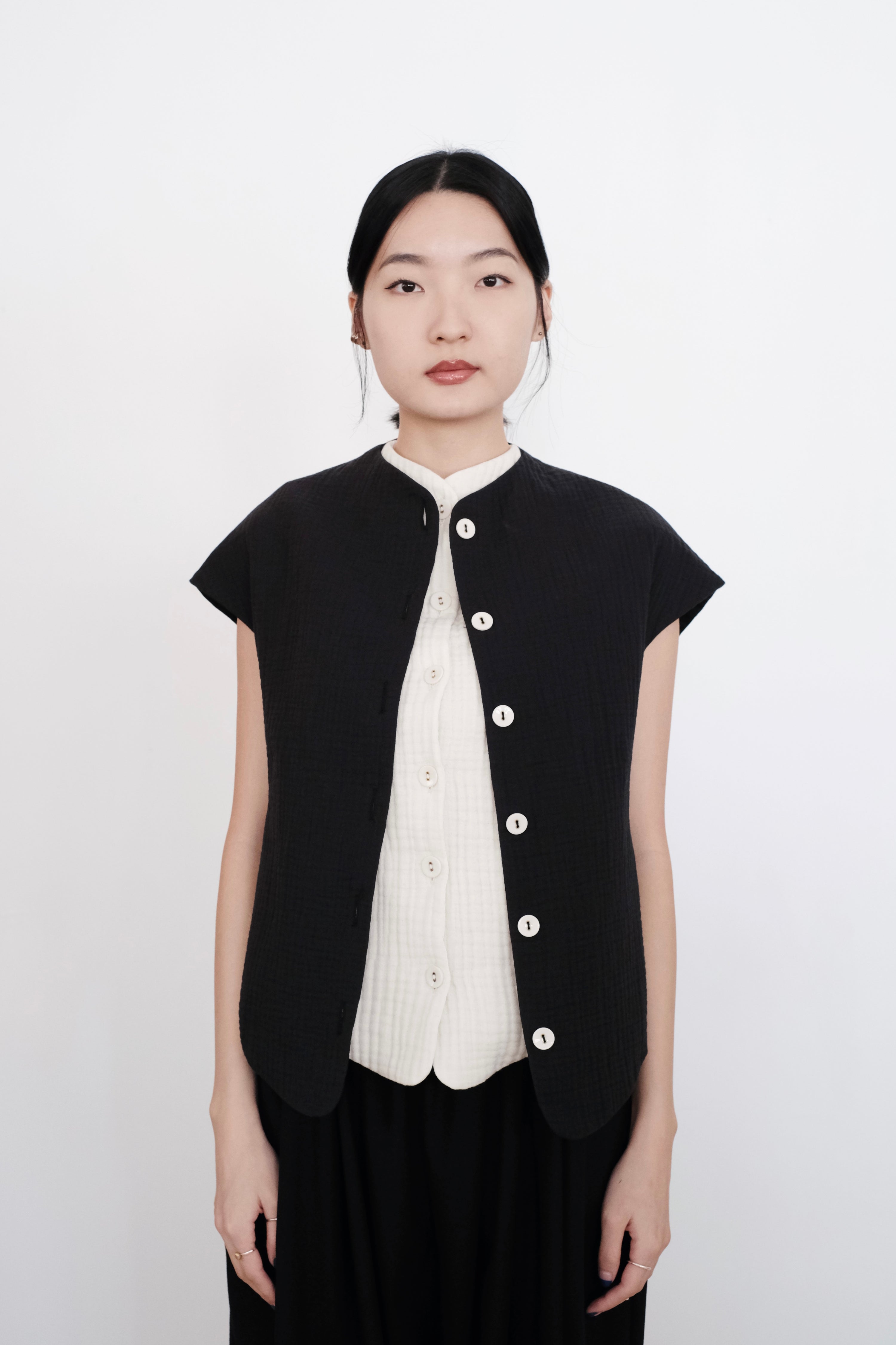 PENELOPE VEST (BLACK)