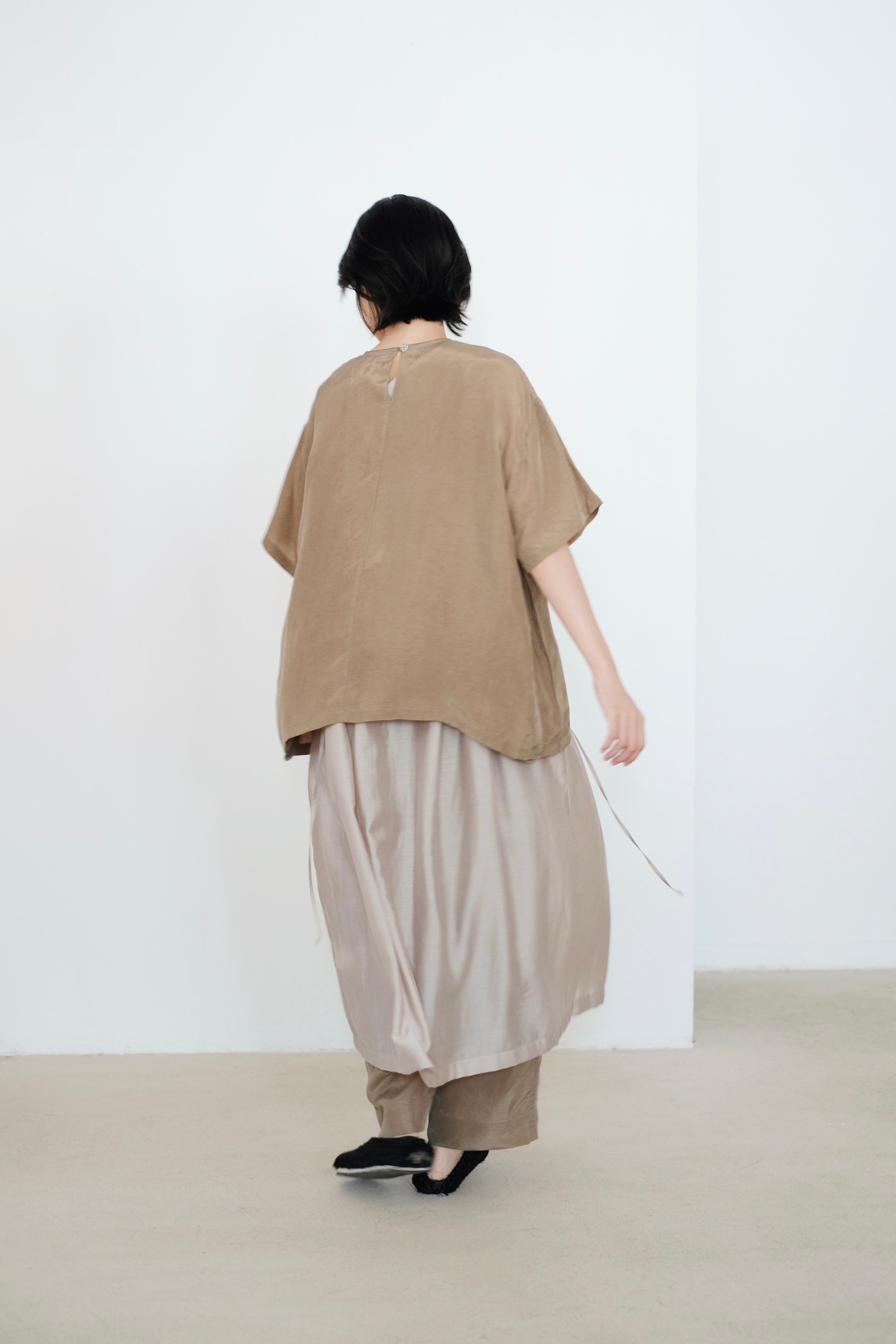 SAGE BLOUSE (KHAKI) PRE-ORDER