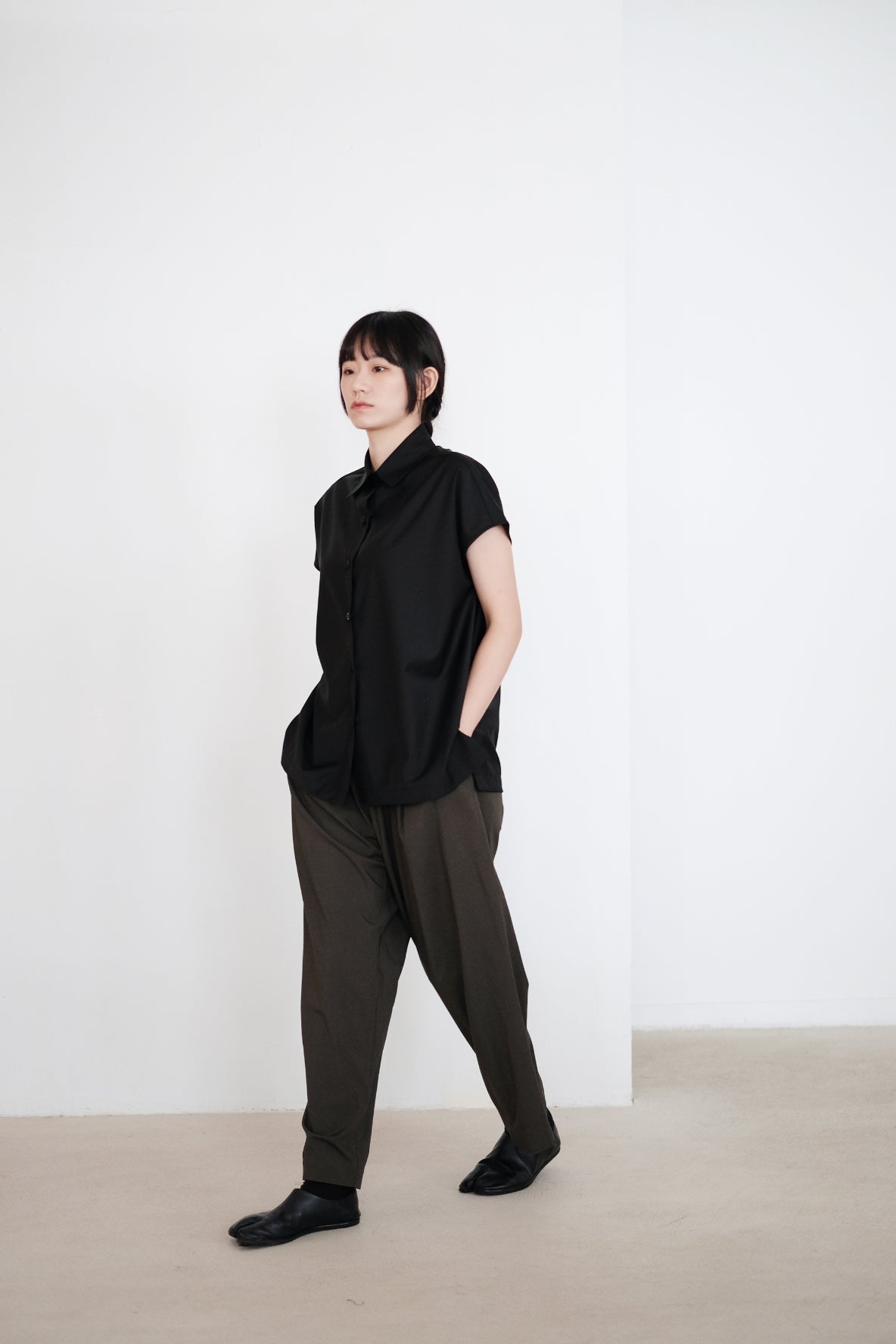 IVY SHIRT (BLACK)