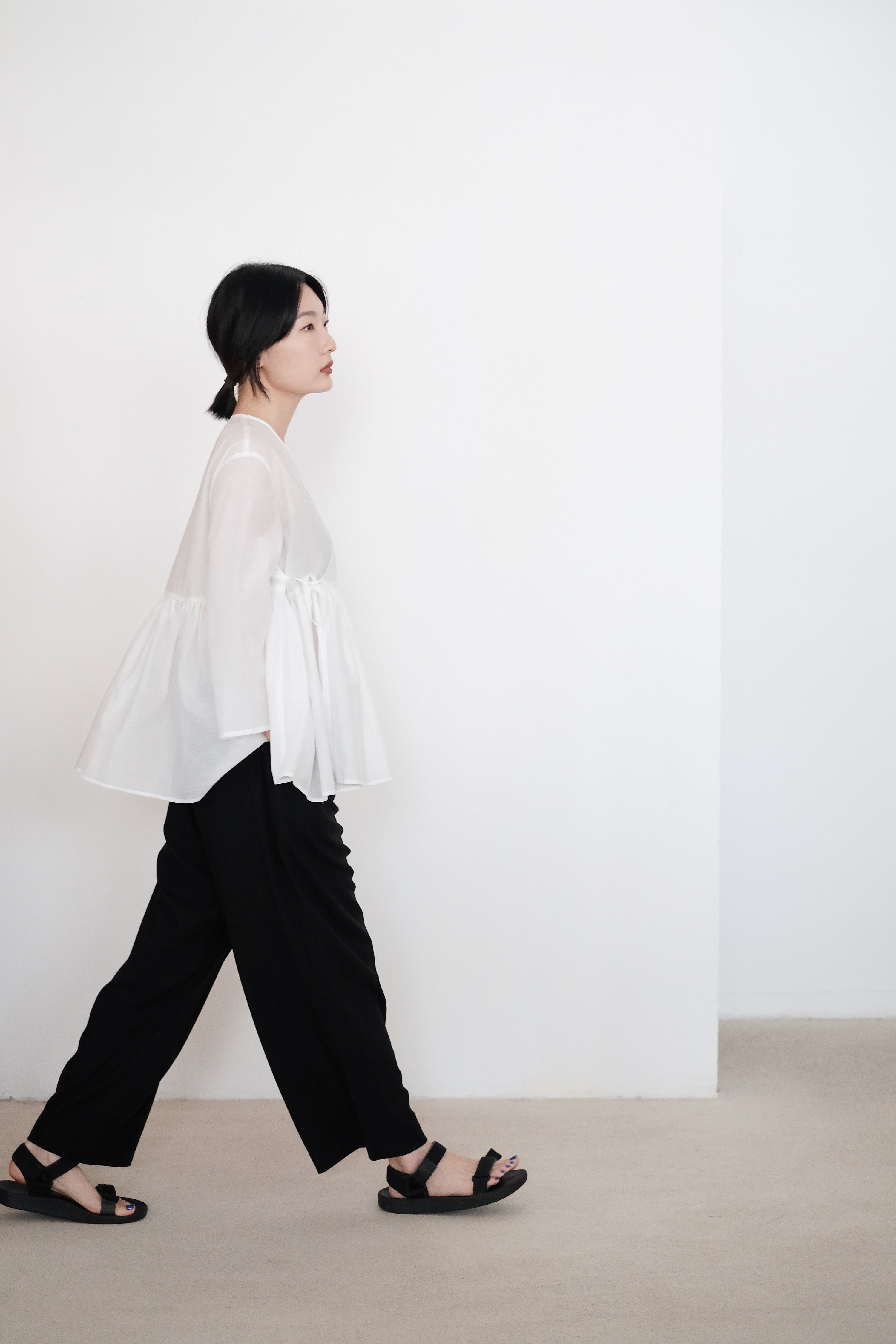 KĒKI LAYER BLOUSES WITH STRAPPING (WHITE)