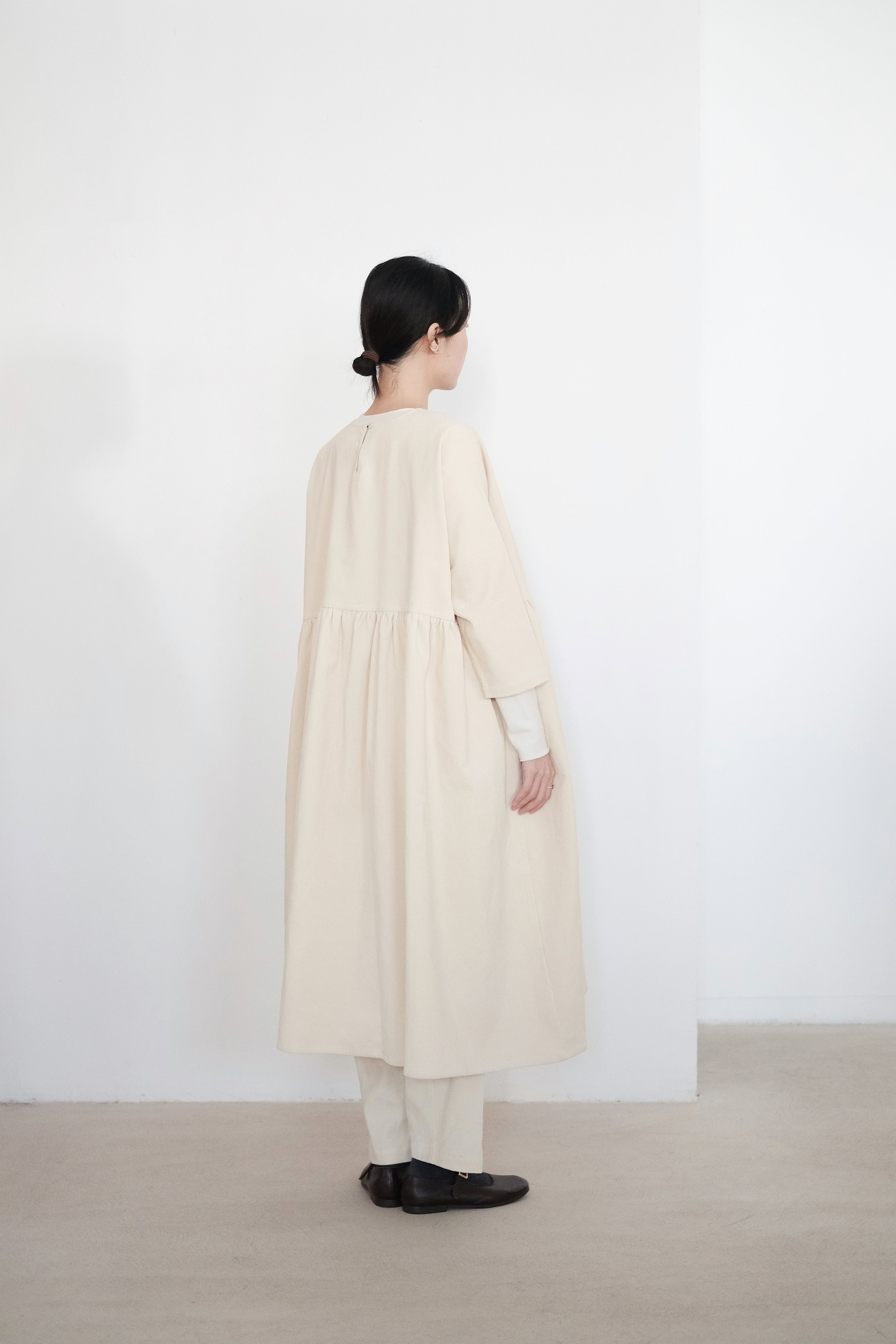 MIA DRESS IN CORDUROY (CREAM)