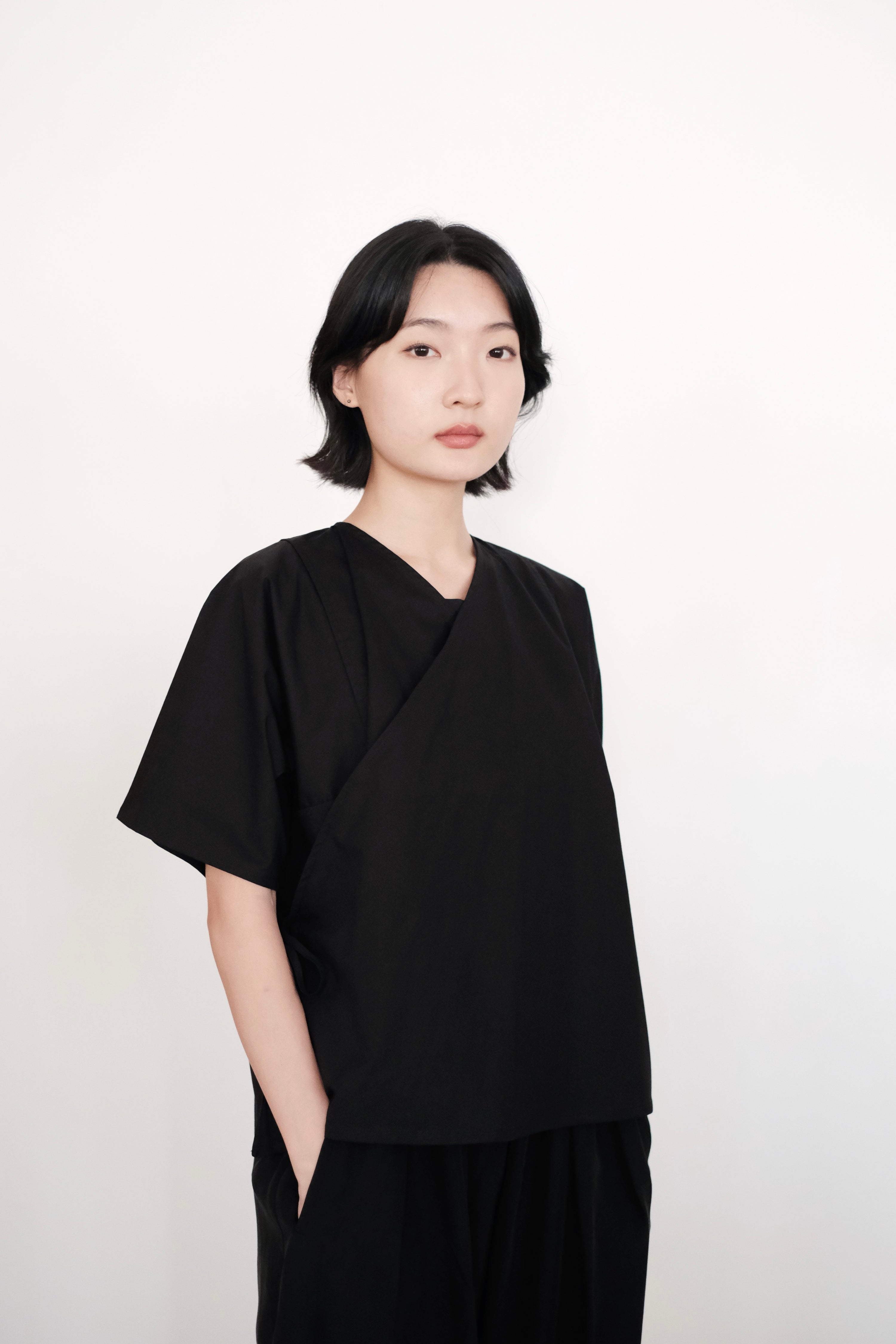 NAOMI BLOUSE (BLACK)