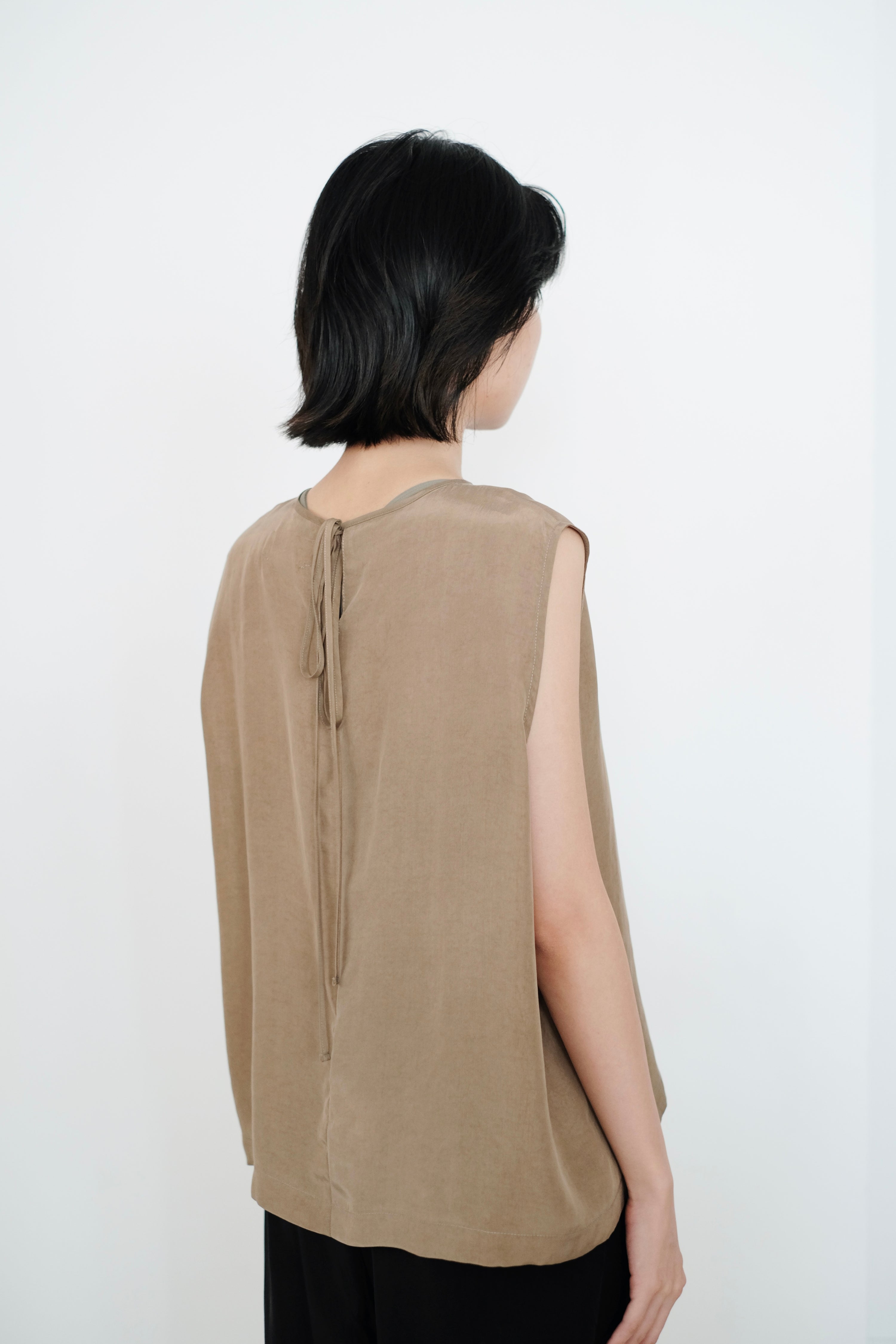 MANZO VEST (KHAKI)