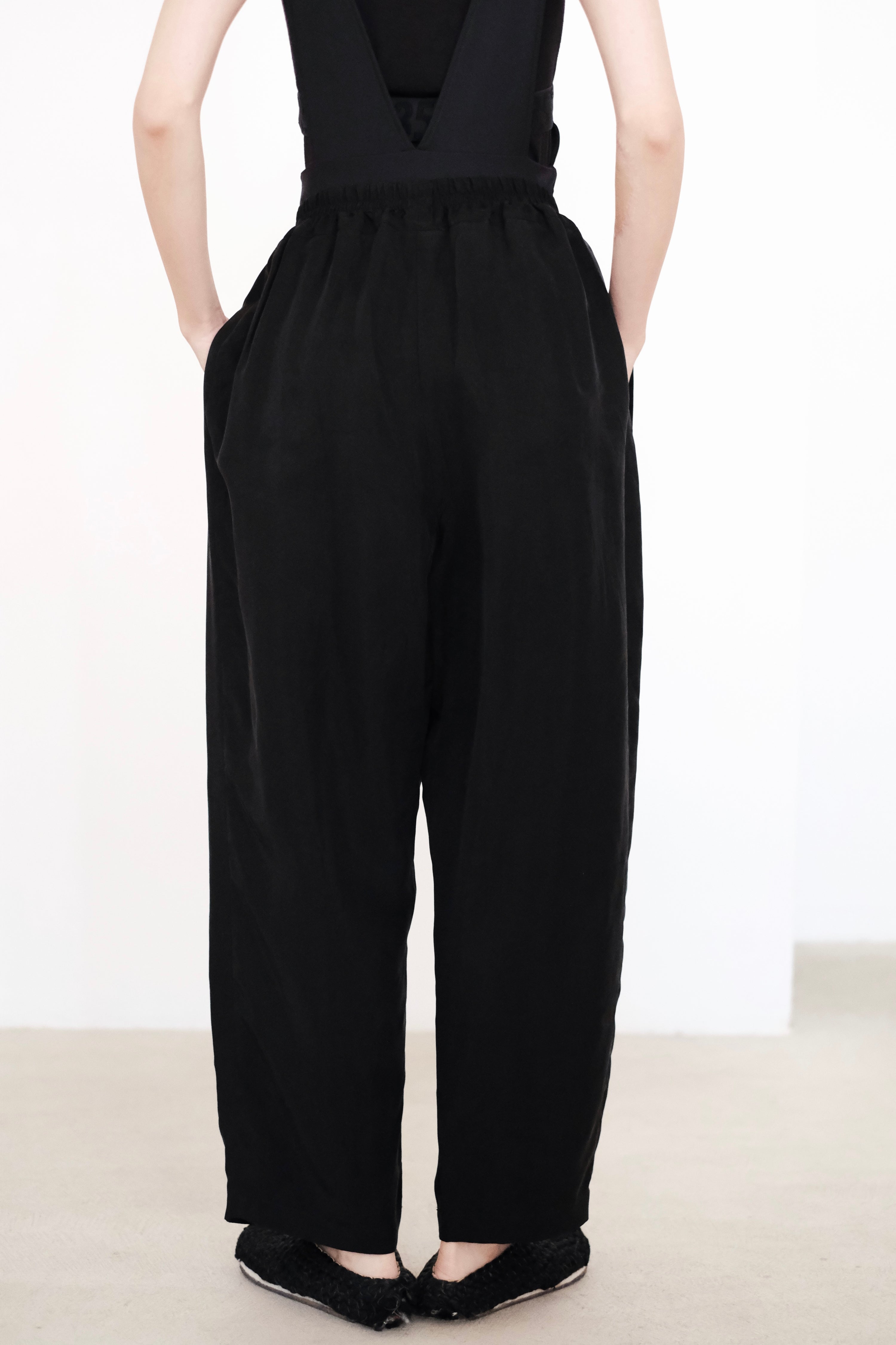 SHIORI PANT (BLACK)