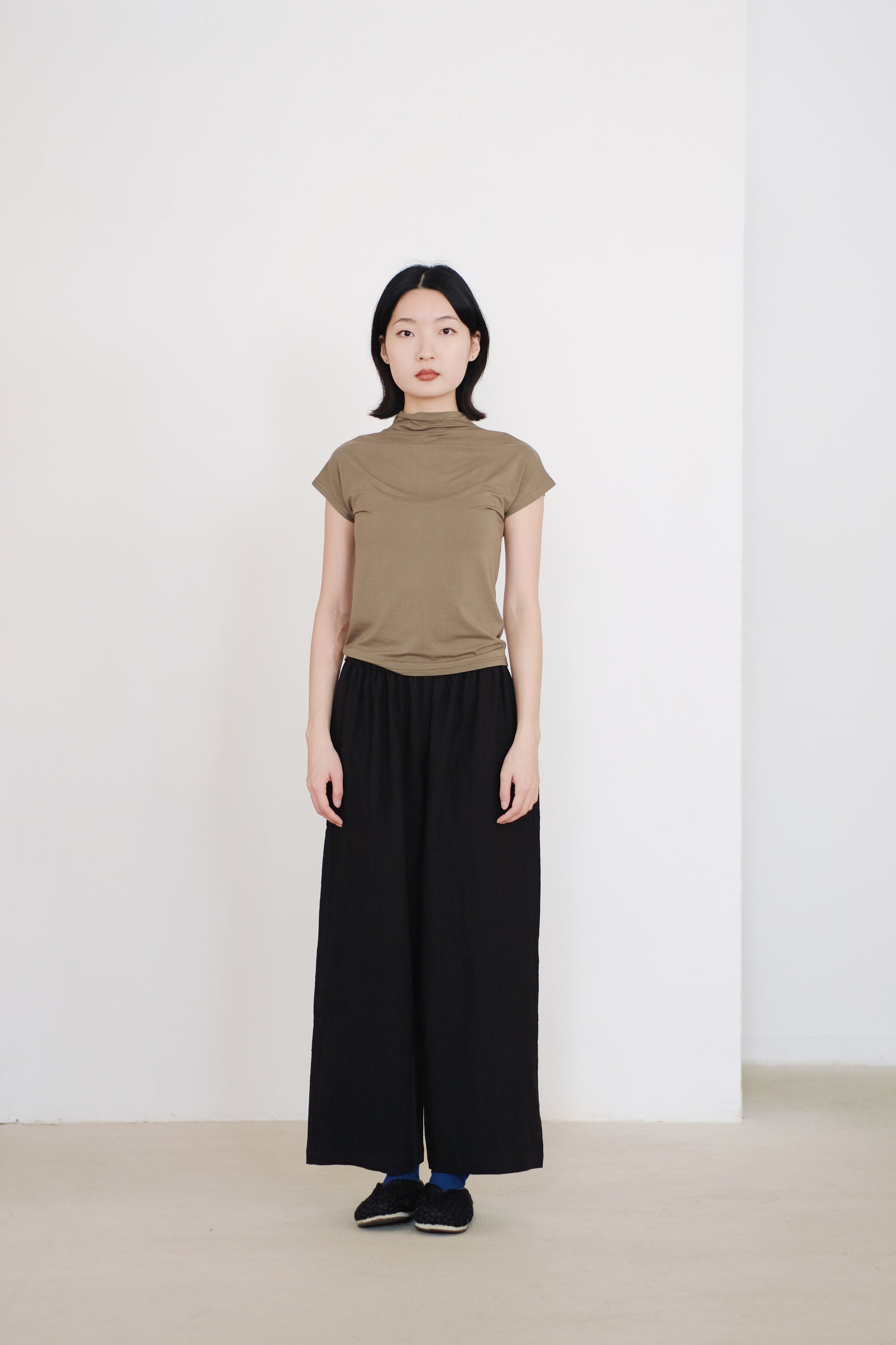 FENGARI TEE (OLIVE)