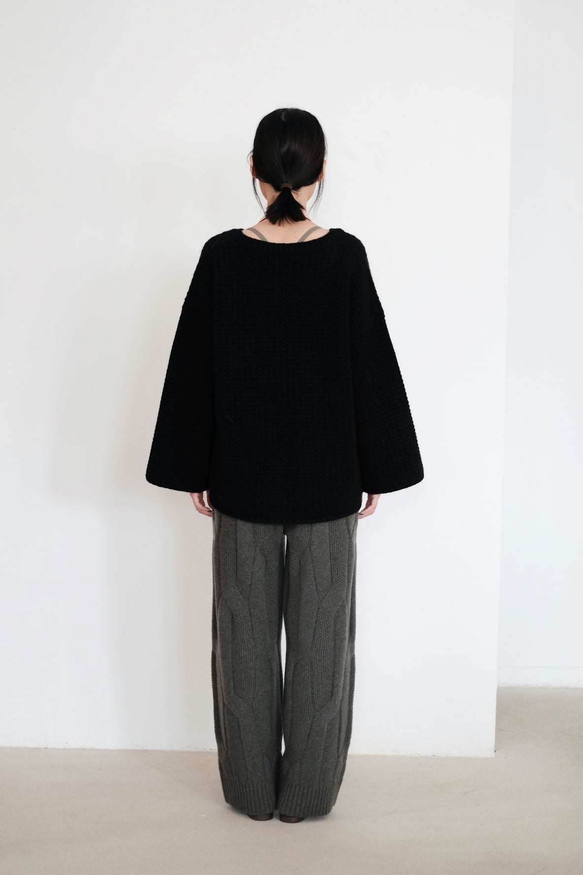 NAYELI SWEATER IN CASHMERE (BLACK)