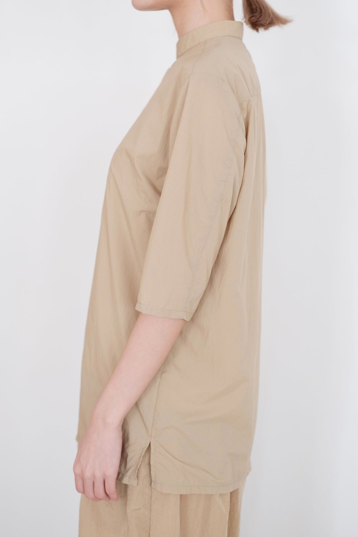 MADELYN BLOUSE (CAMEL) | 駝色斜襟半袖襯衫