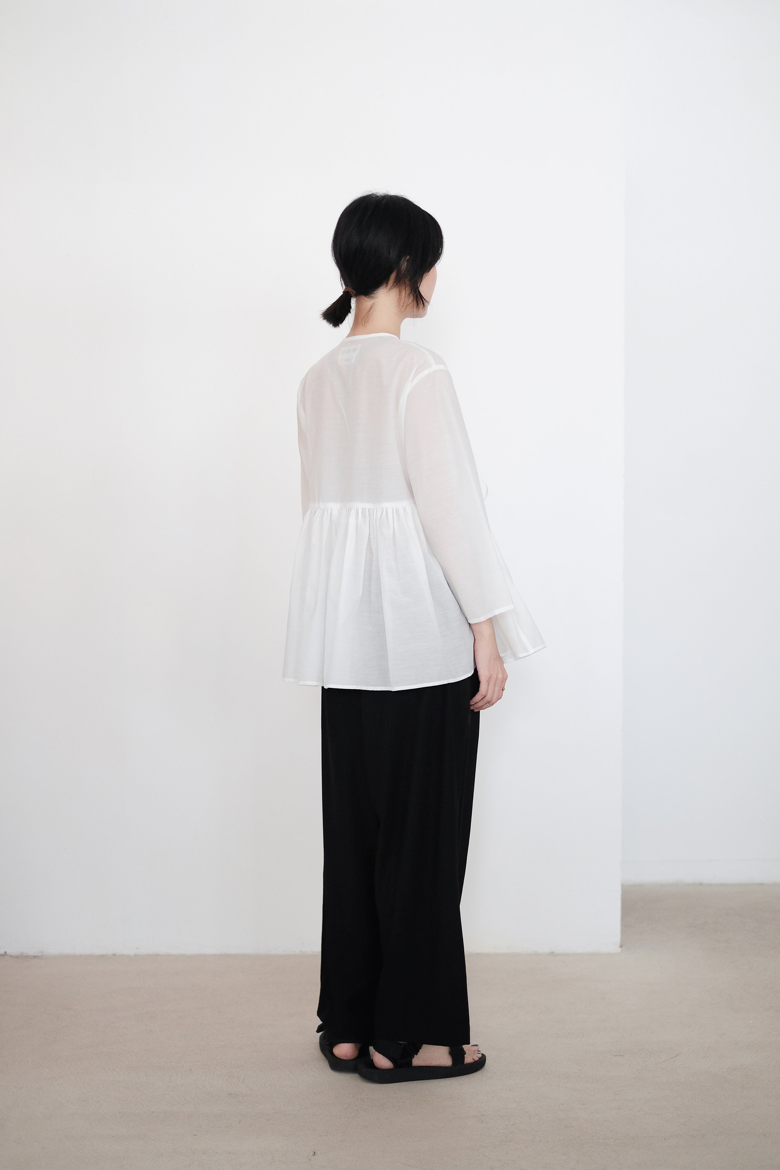 KĒKI LAYER BLOUSES WITH STRAPPING (WHITE)