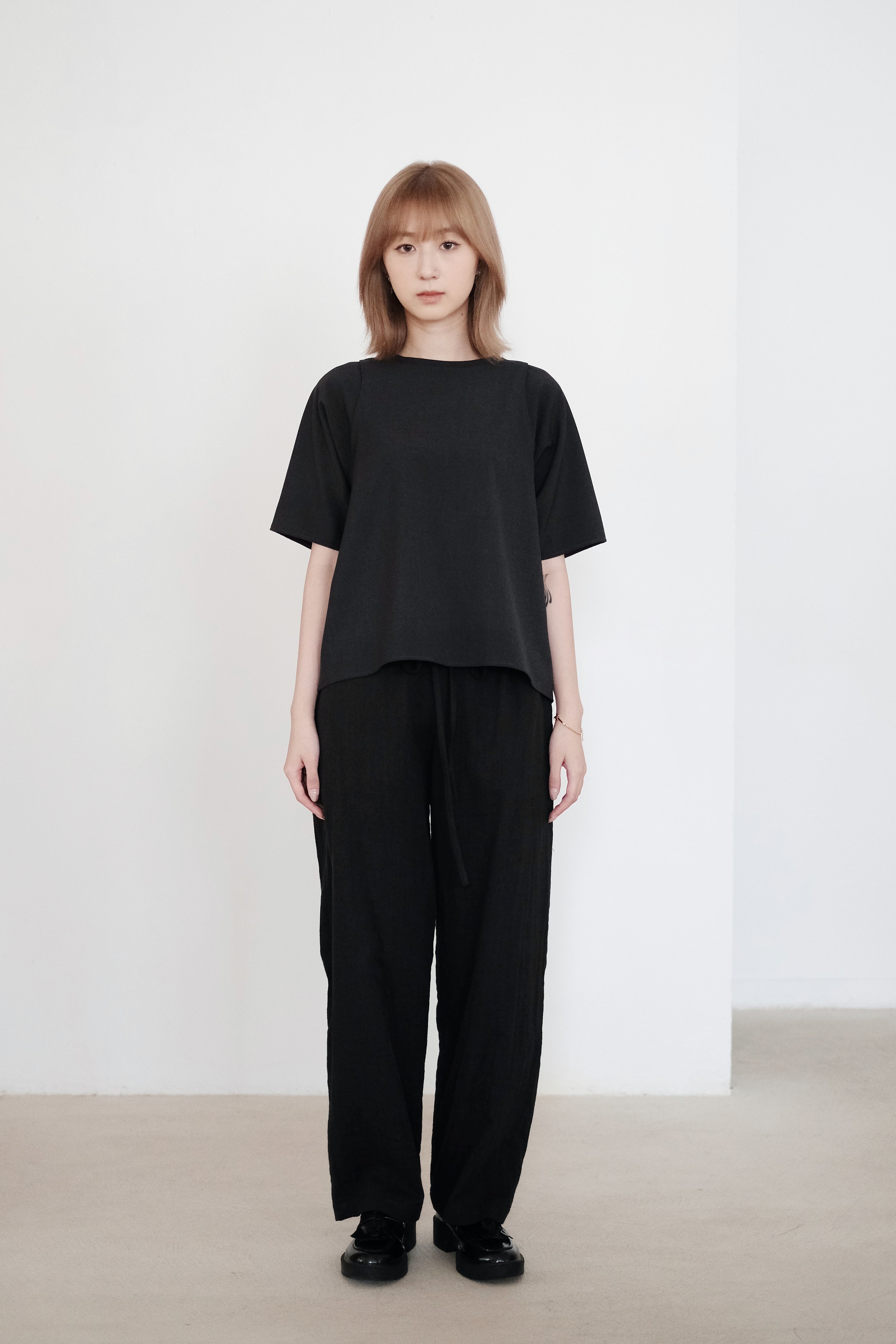 BAYLOR BLOUSE (CHARCOAL) | 黑色假兩件上衣