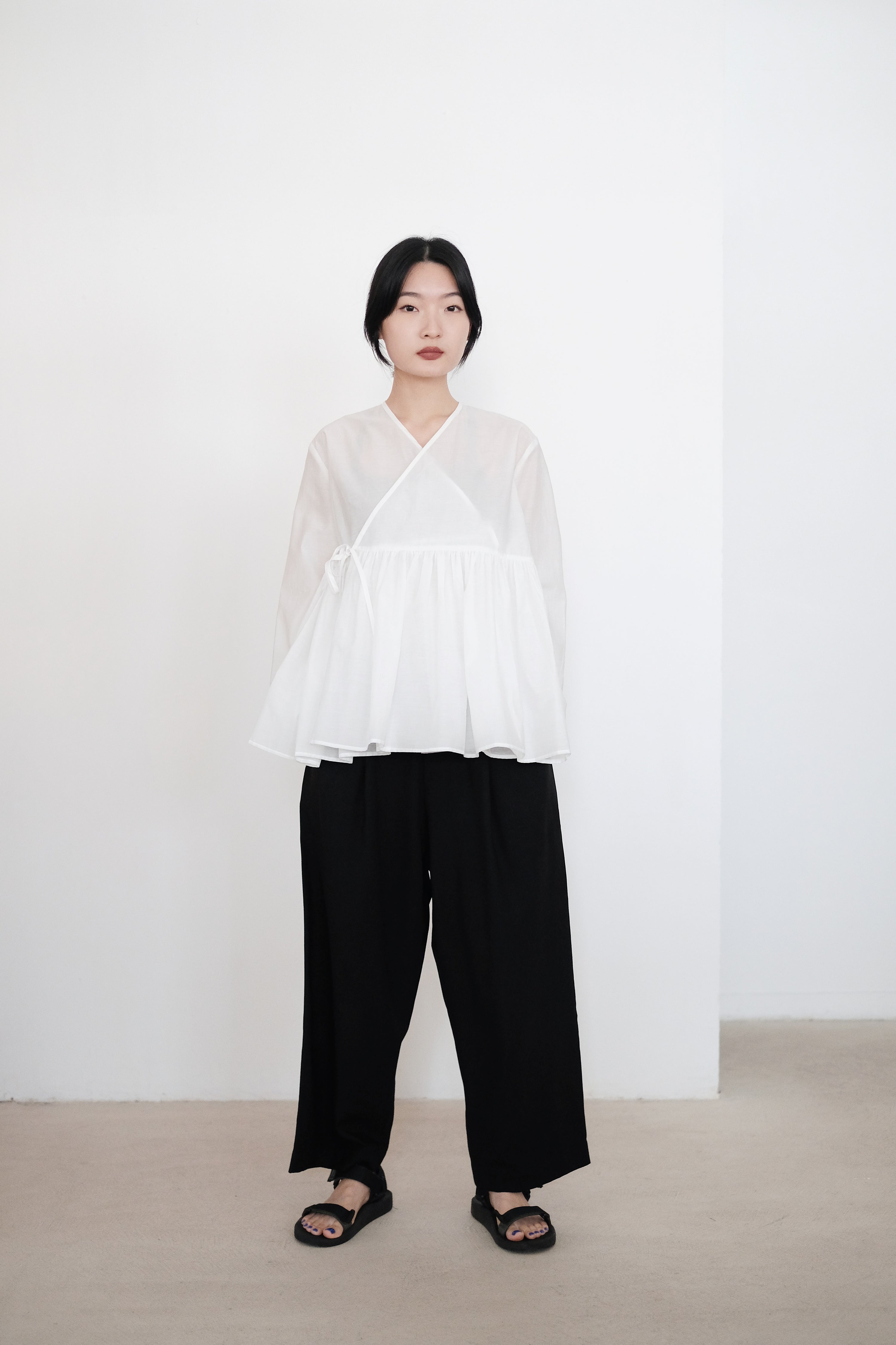 KĒKI LAYER BLOUSES WITH STRAPPING (WHITE)