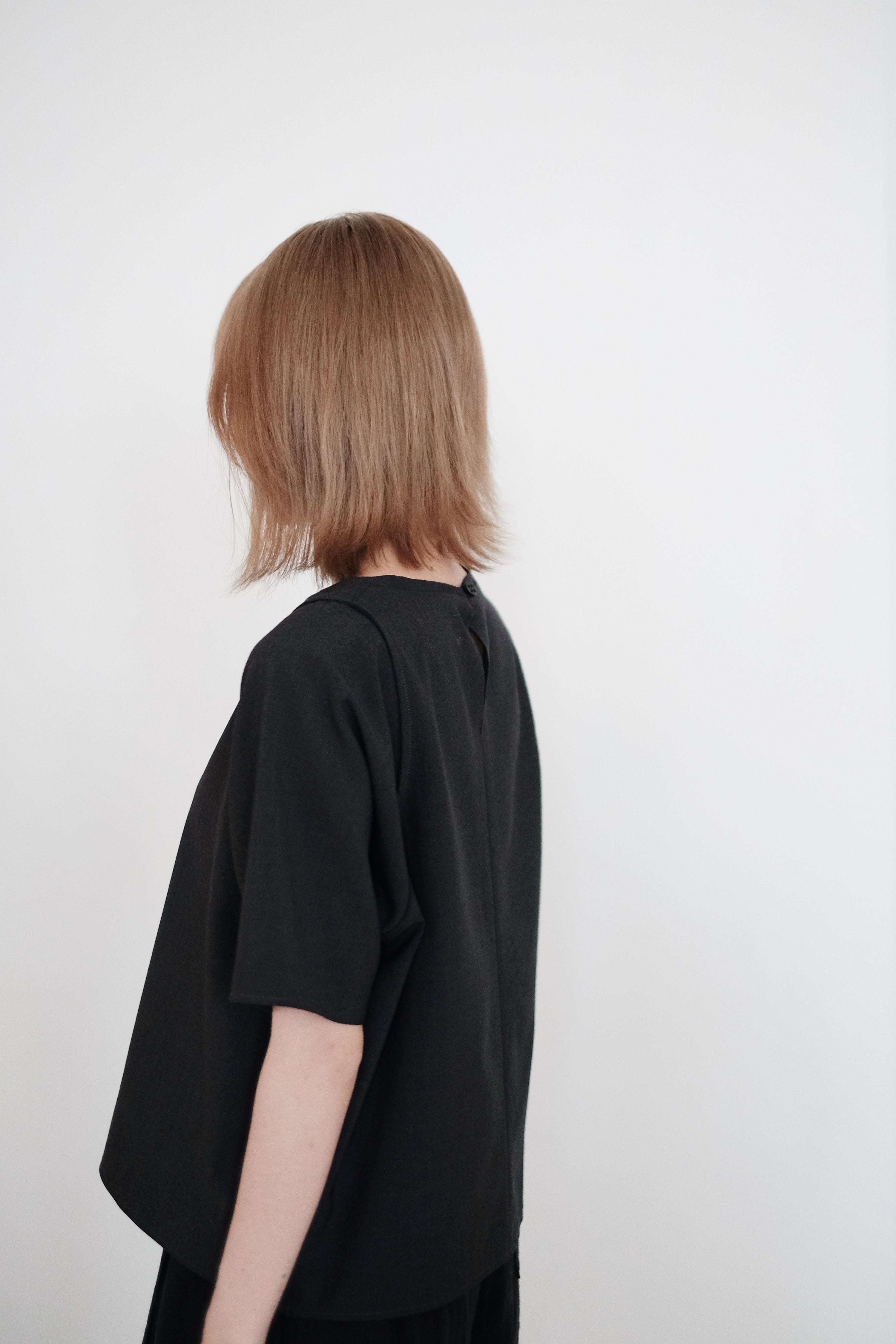 BAYLOR BLOUSE (CHARCOAL) | 黑色假兩件上衣