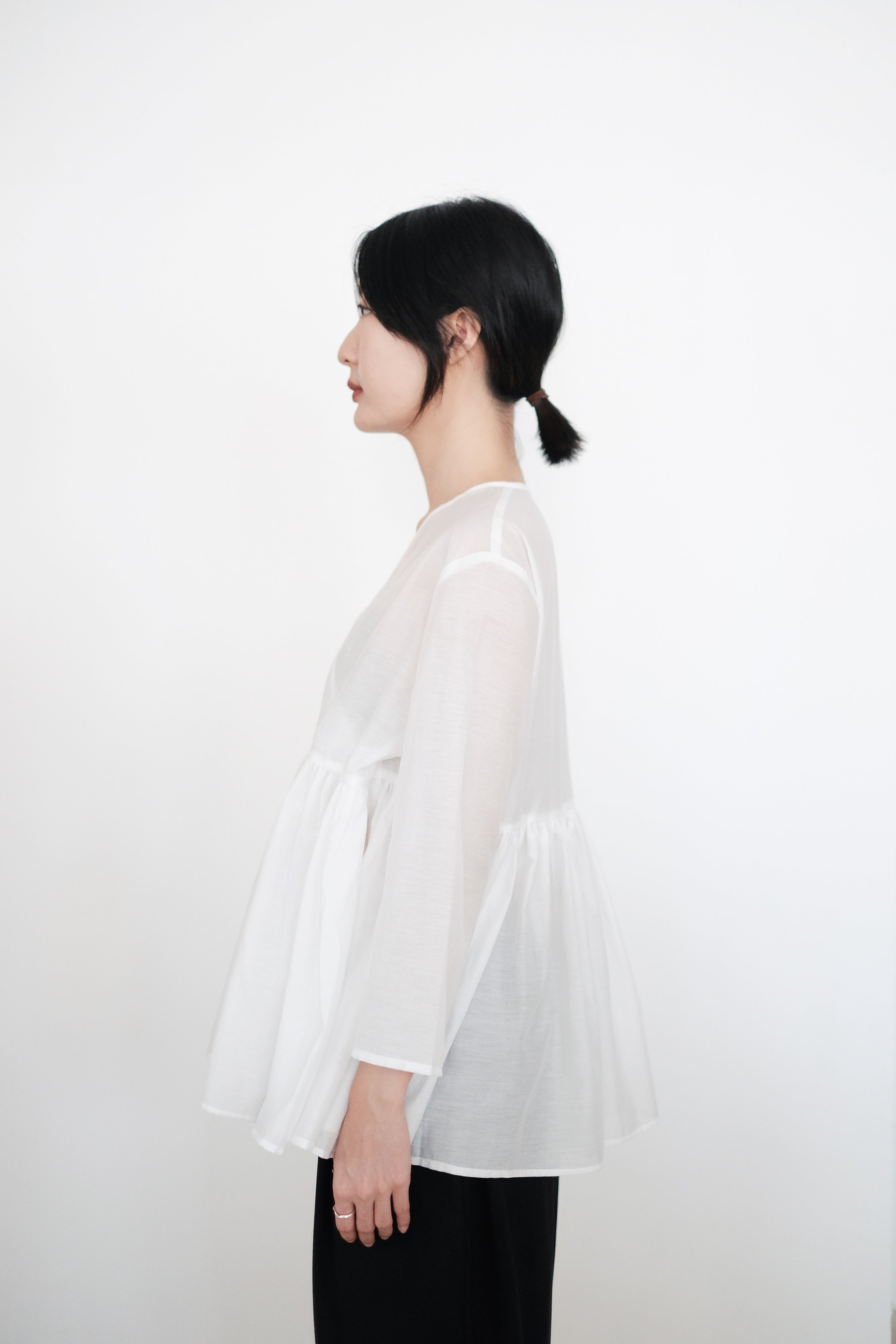 KĒKI LAYER BLOUSES WITH STRAPPING (WHITE)