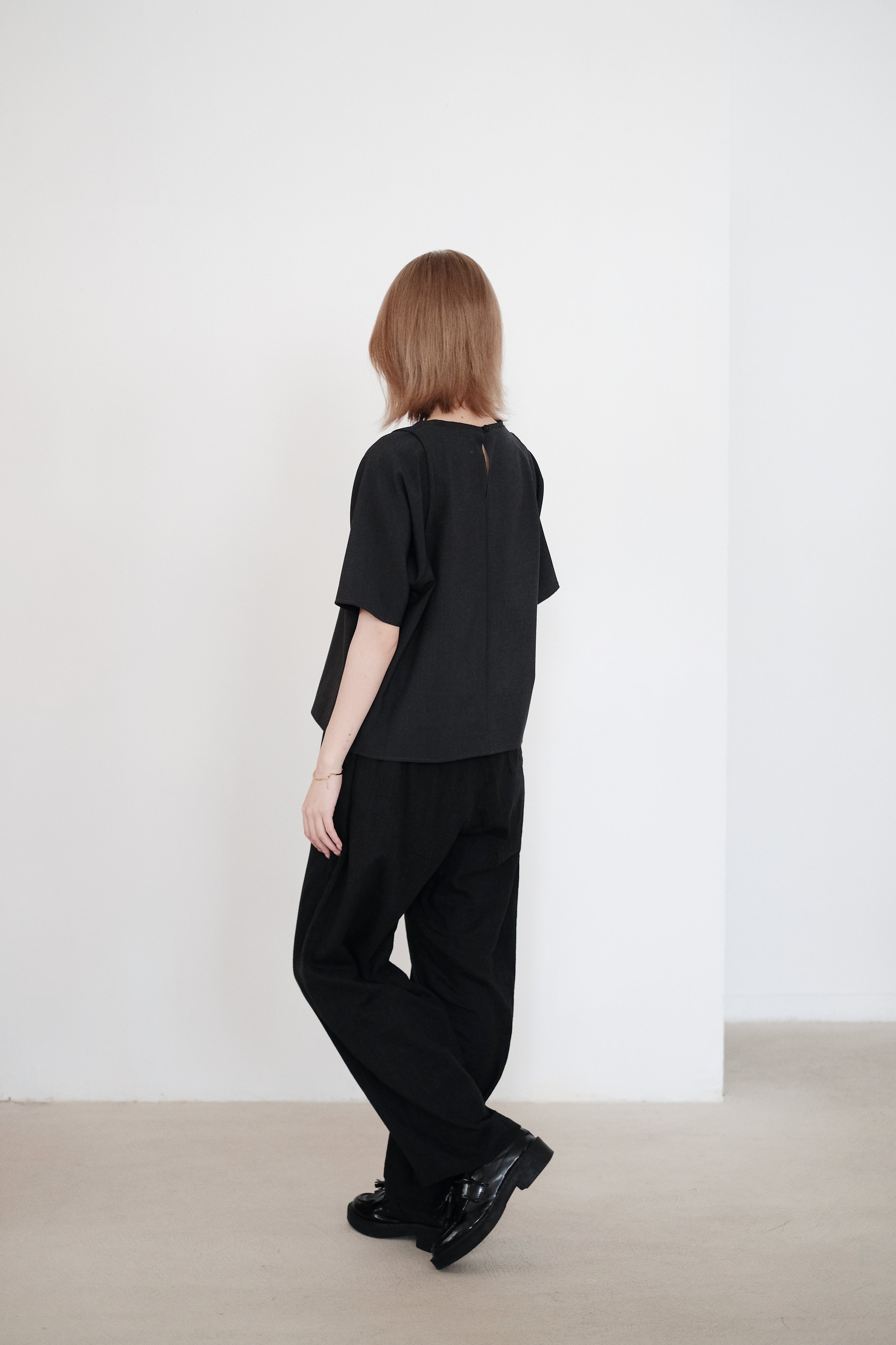 BAYLOR BLOUSE (CHARCOAL) | 黑色假兩件上衣