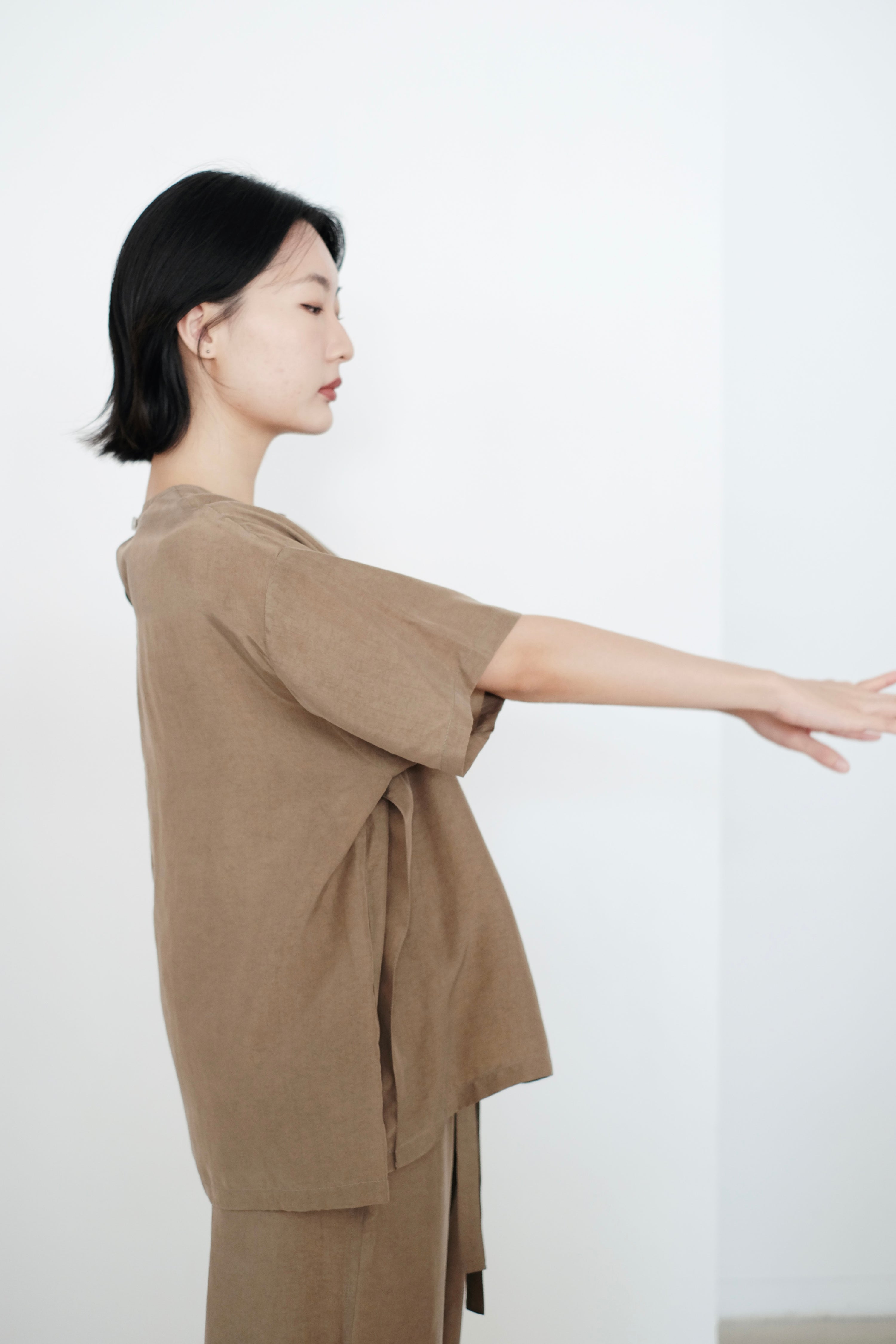 SAGE BLOUSE (KHAKI) PRE-ORDER