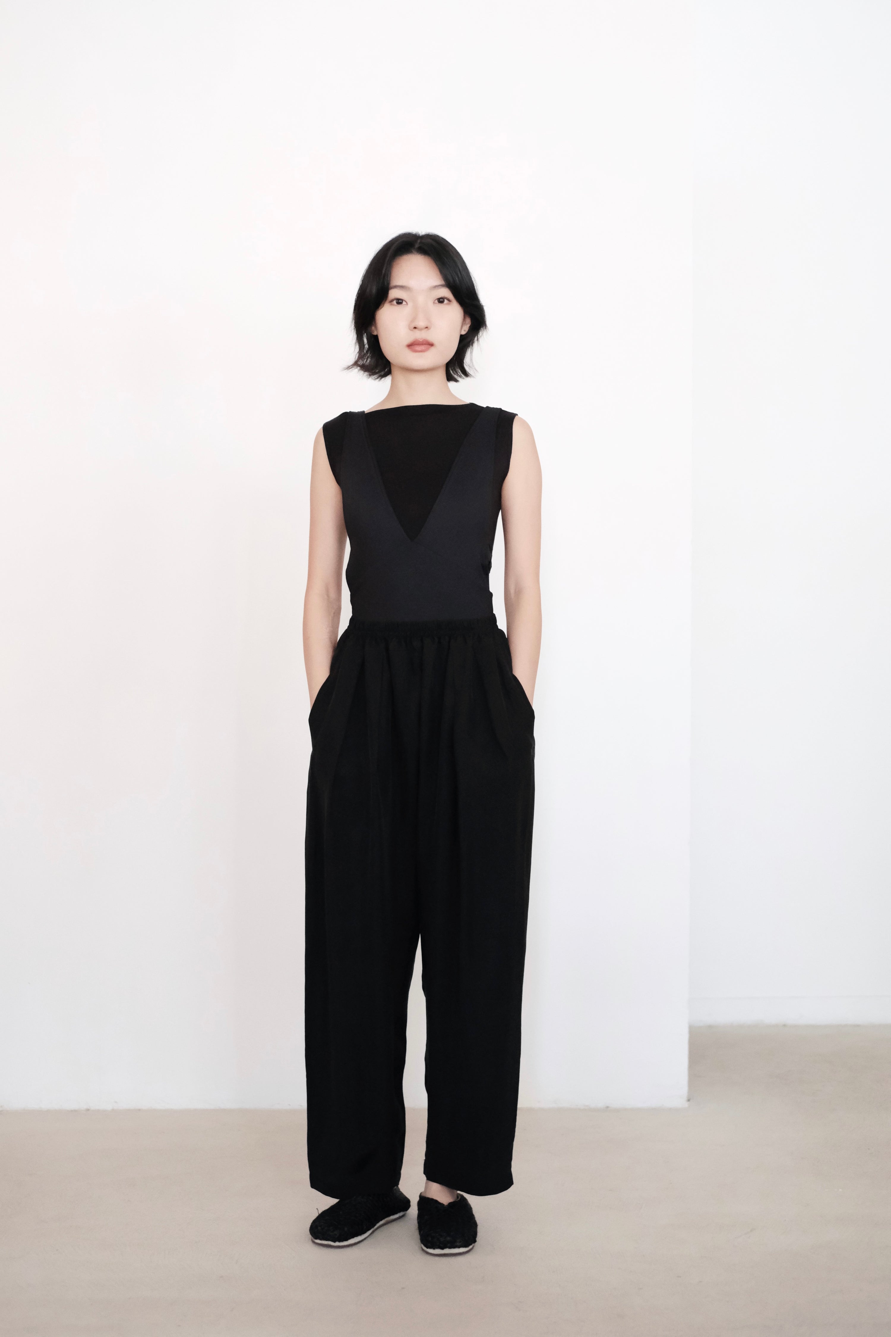 SHIORI PANT (BLACK)