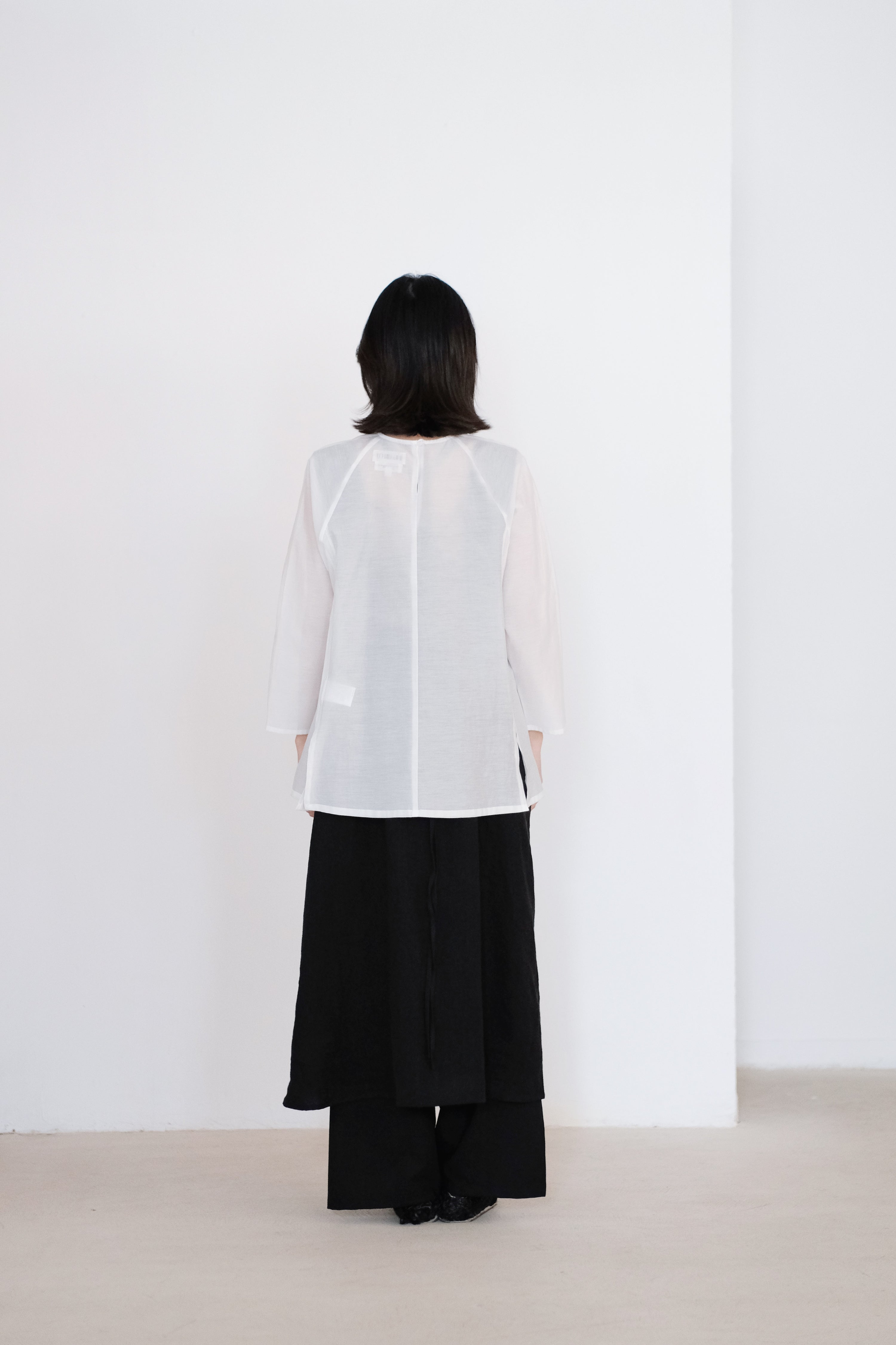 KOU BLOUSE (WHITE)