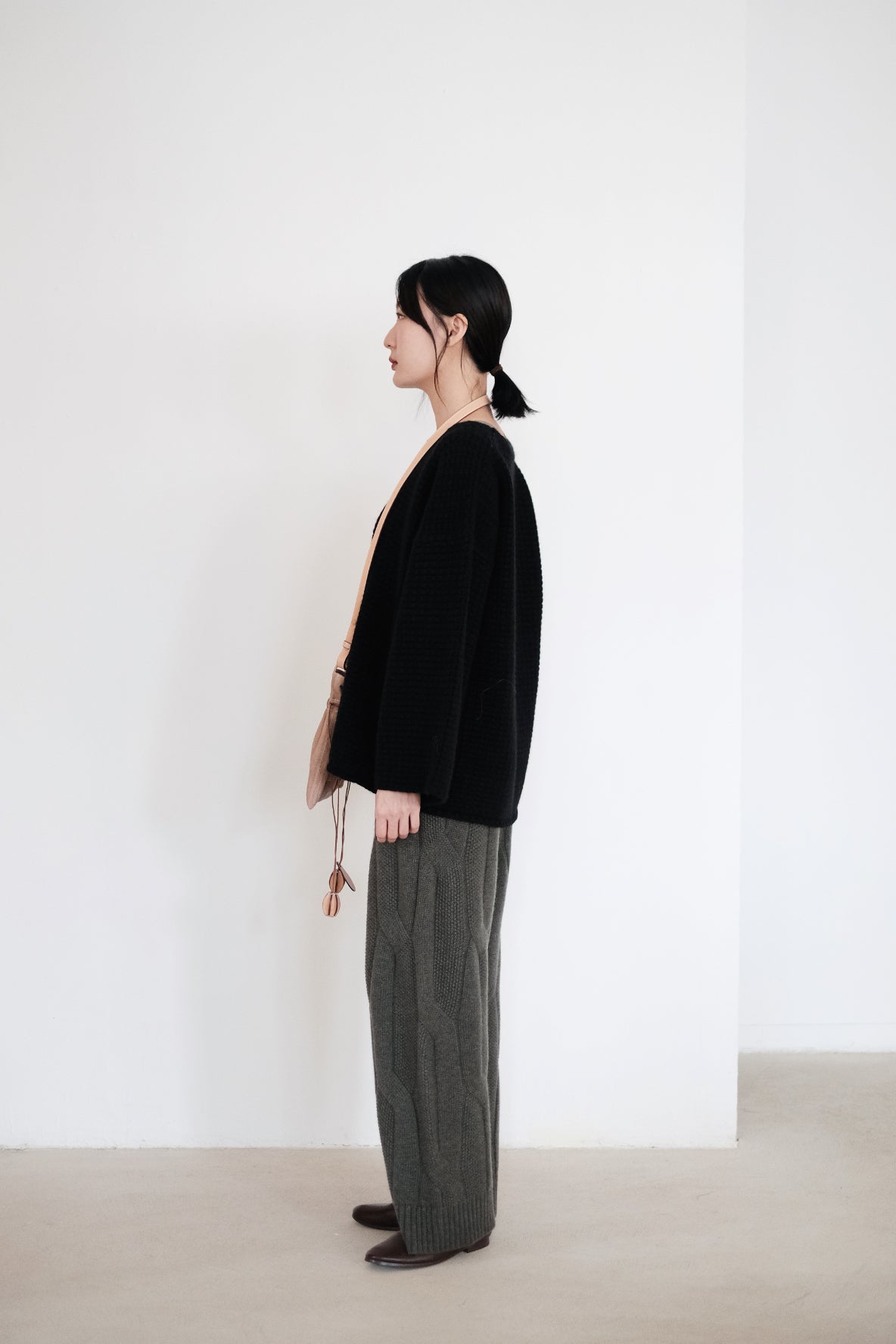 NAYELI SWEATER IN CASHMERE (BLACK)