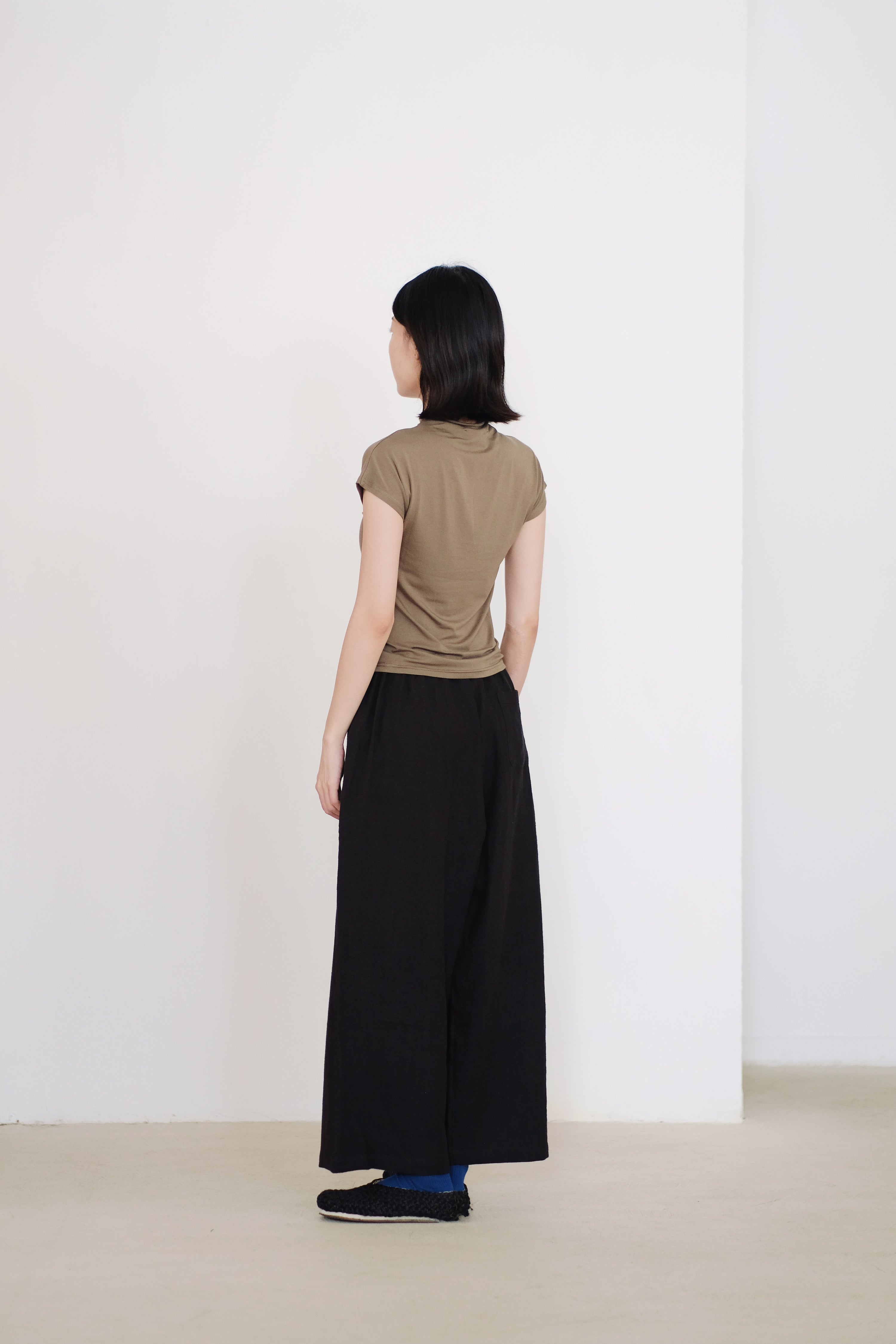 FENGARI TEE (OLIVE)