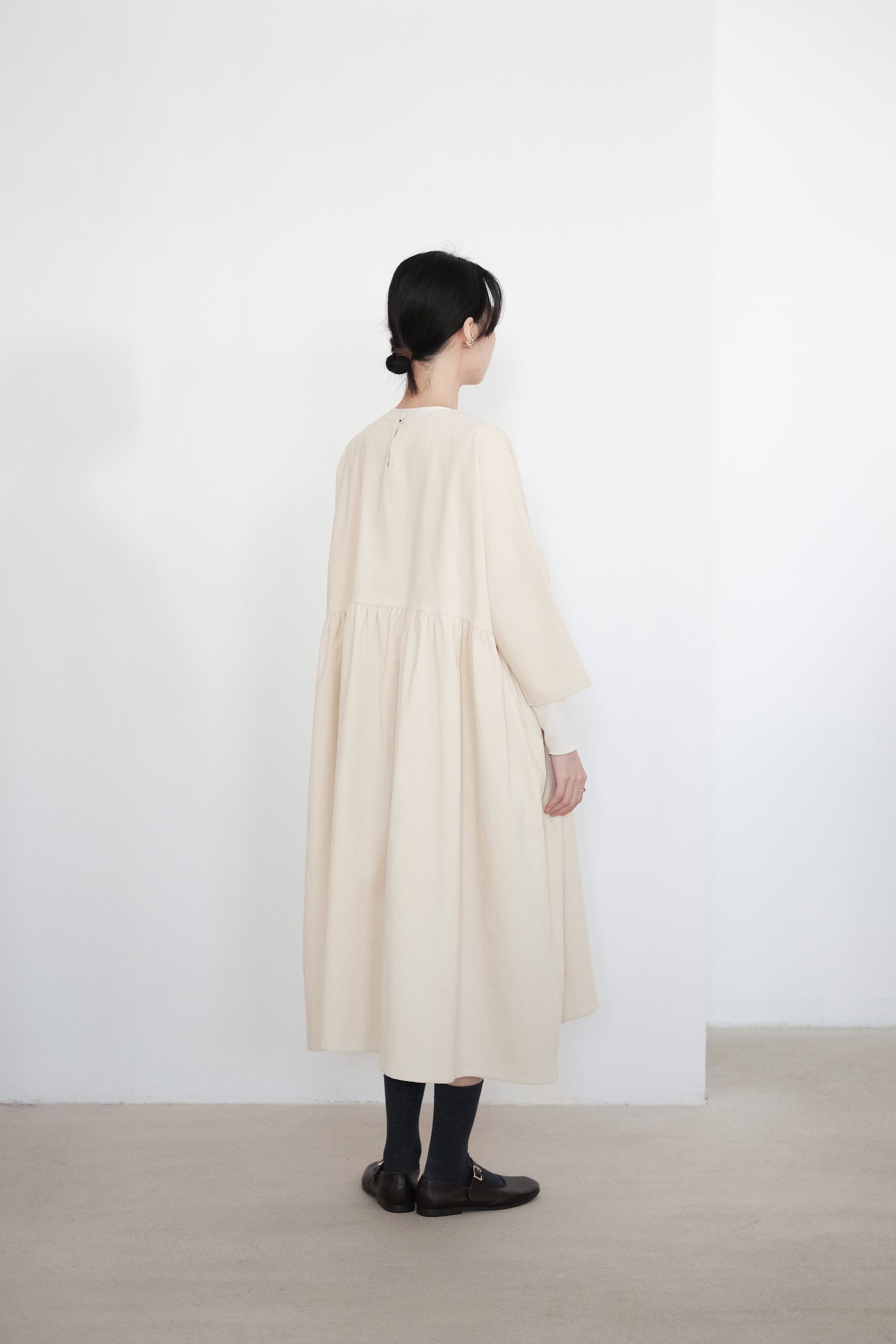 MIA DRESS IN CORDUROY (CREAM)