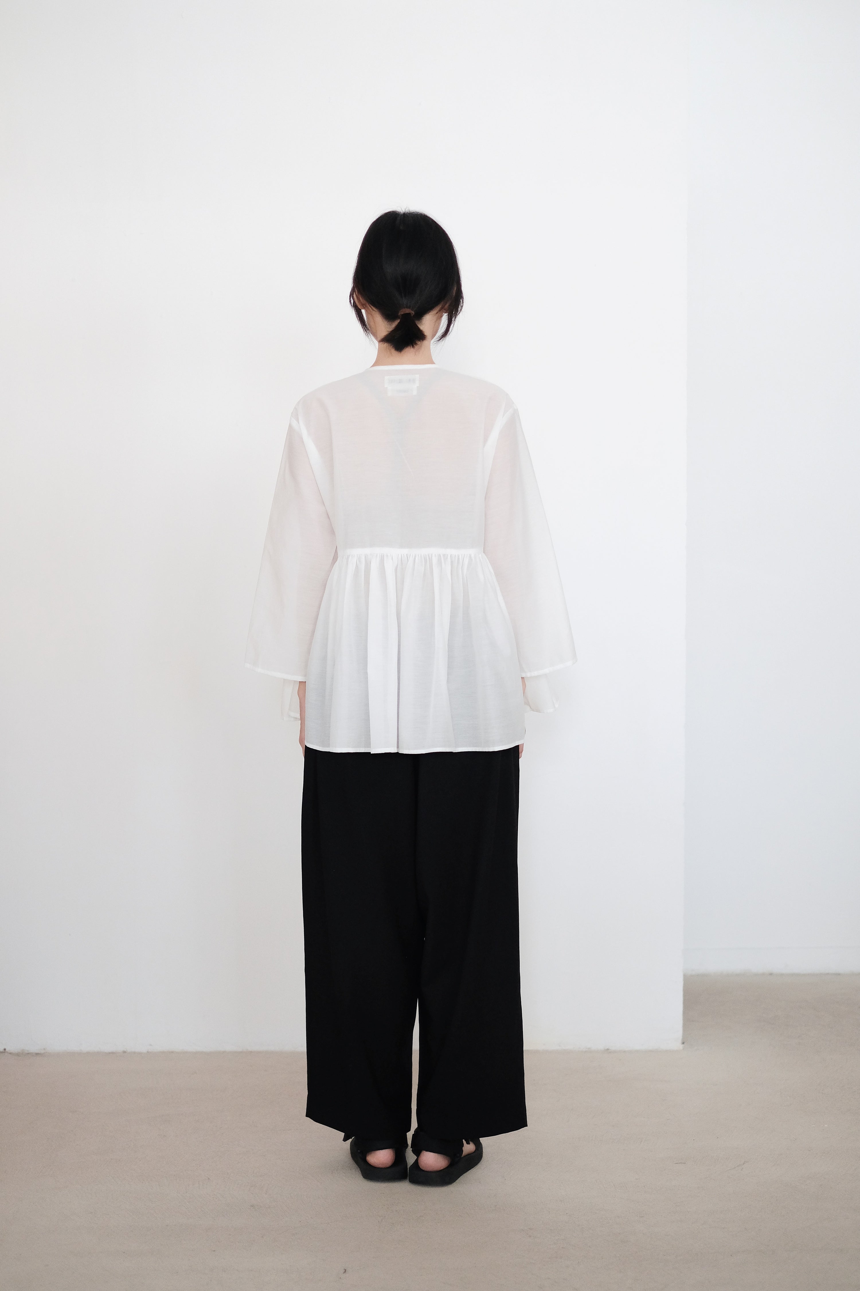 KĒKI LAYER BLOUSES WITH STRAPPING (WHITE)