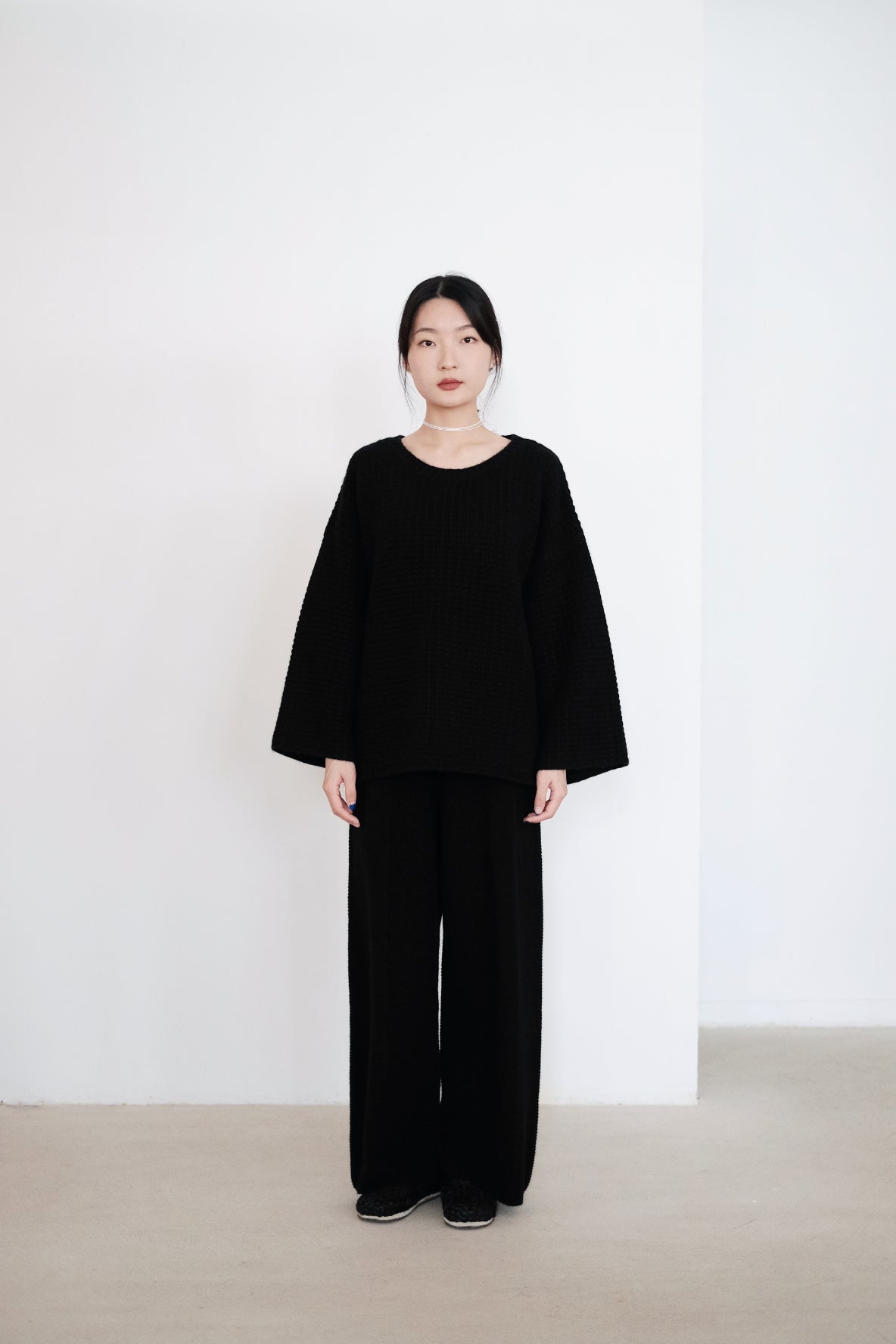 NAYELI SWEATER IN CASHMERE (BLACK)