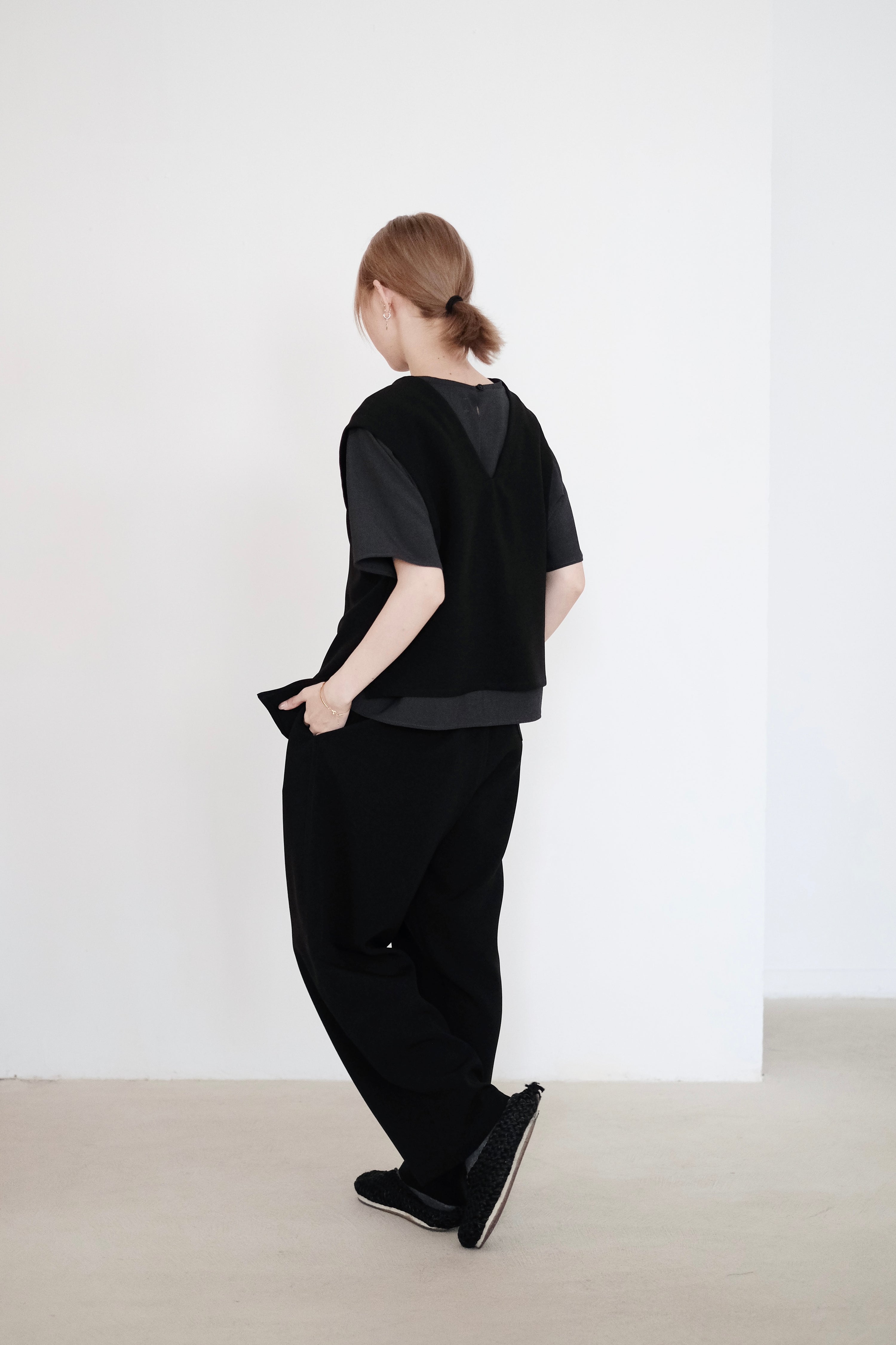 CHO VEST (BLACK)