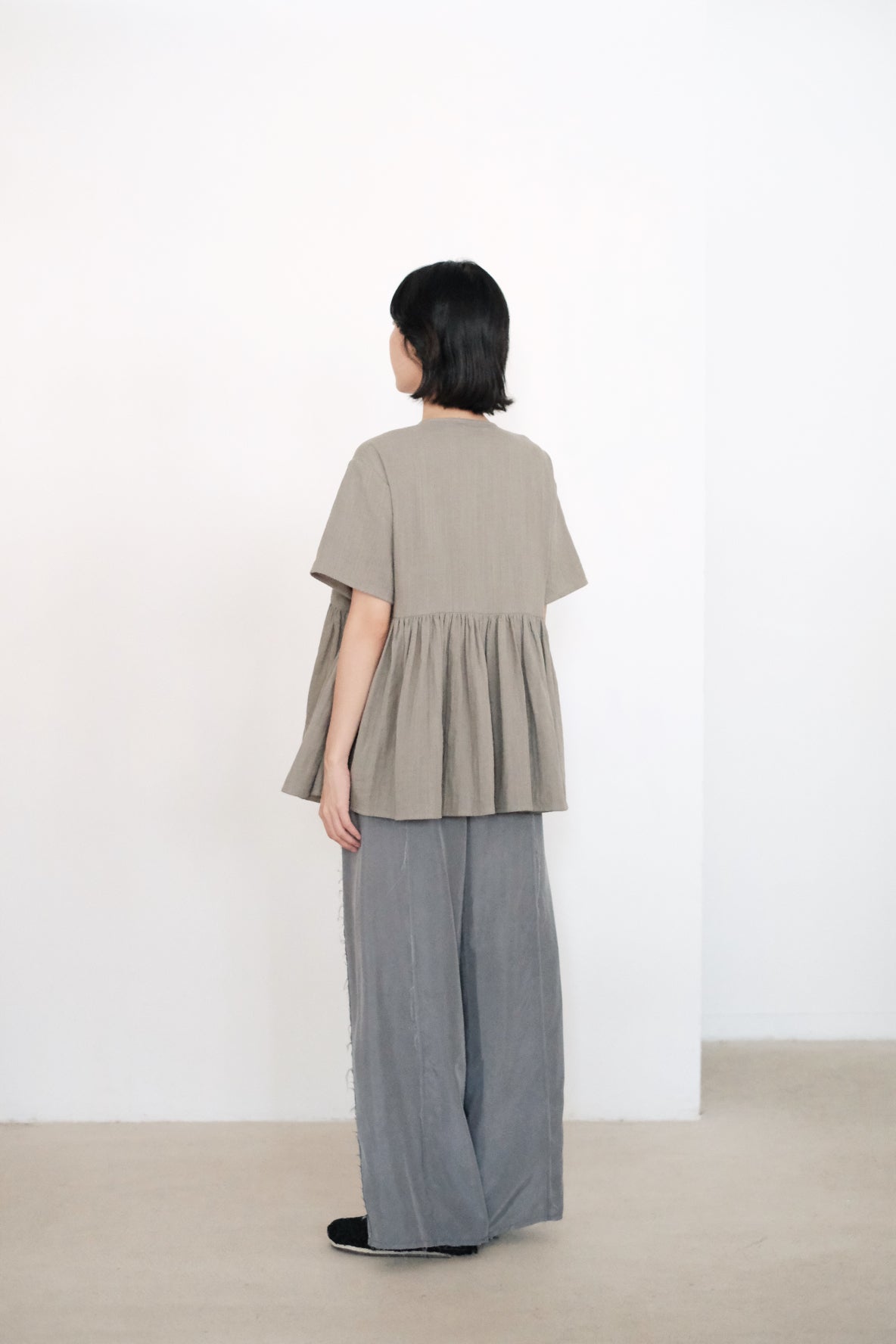 KĒKI LAYER BLOUSES WITH STRAPPING (STONE GREEN)