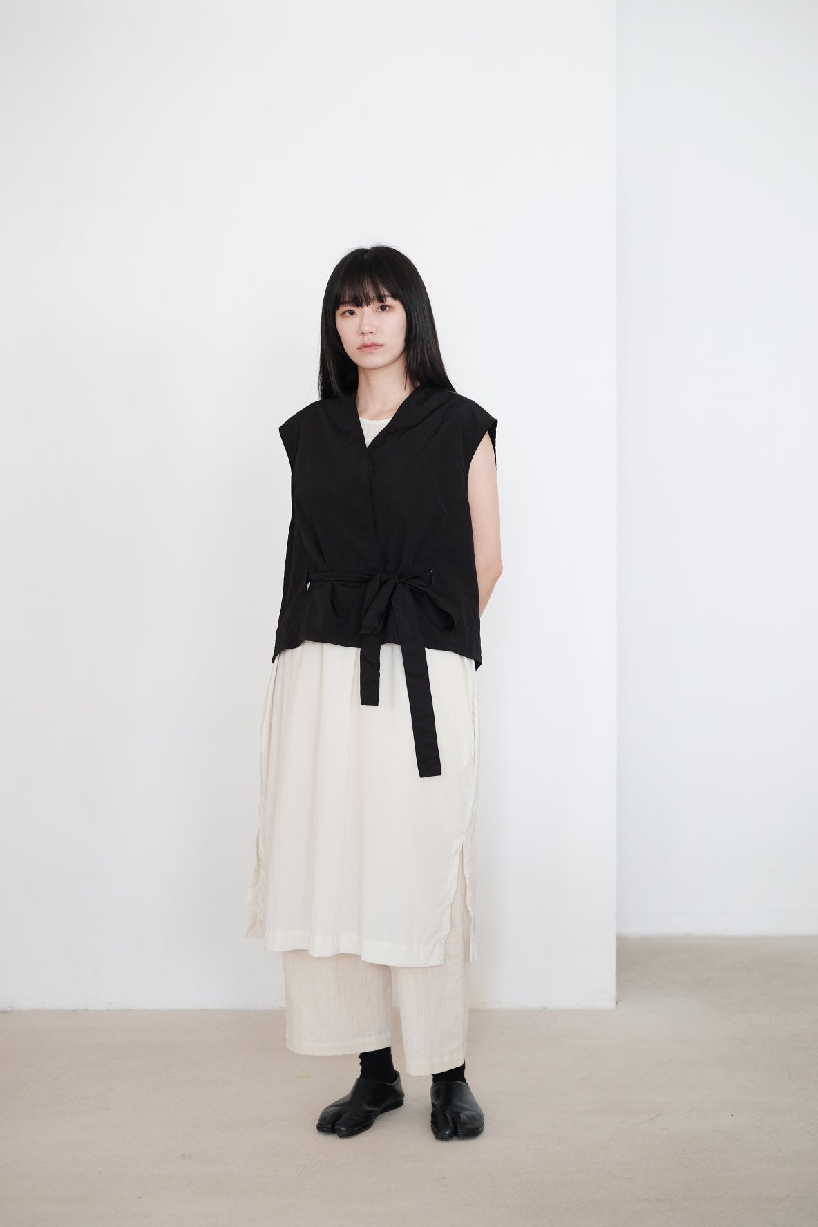 ALYSSA VEST (BLACK) | 黑色V形綁腰馬甲