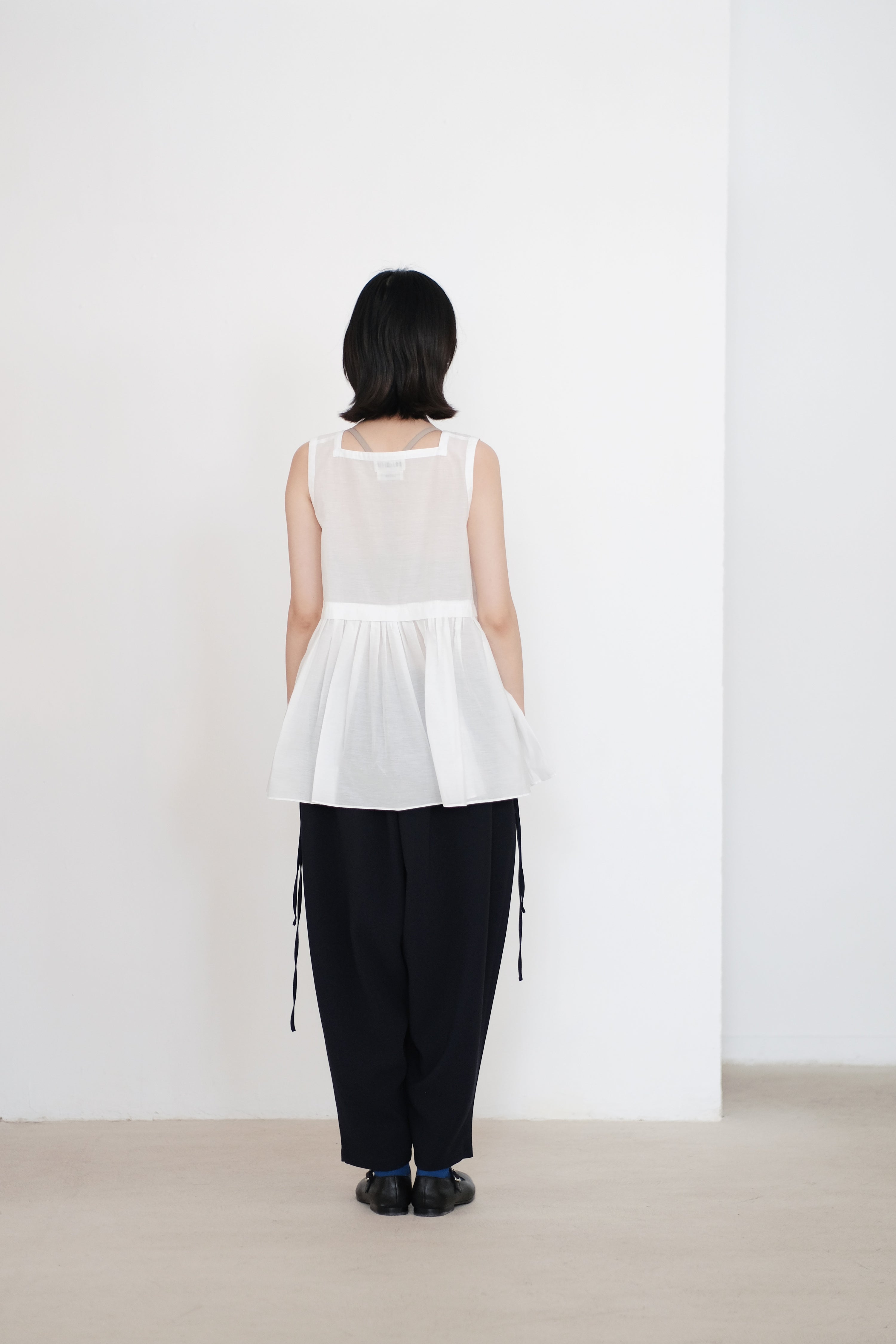 NOZOMI VEST (WHITE)