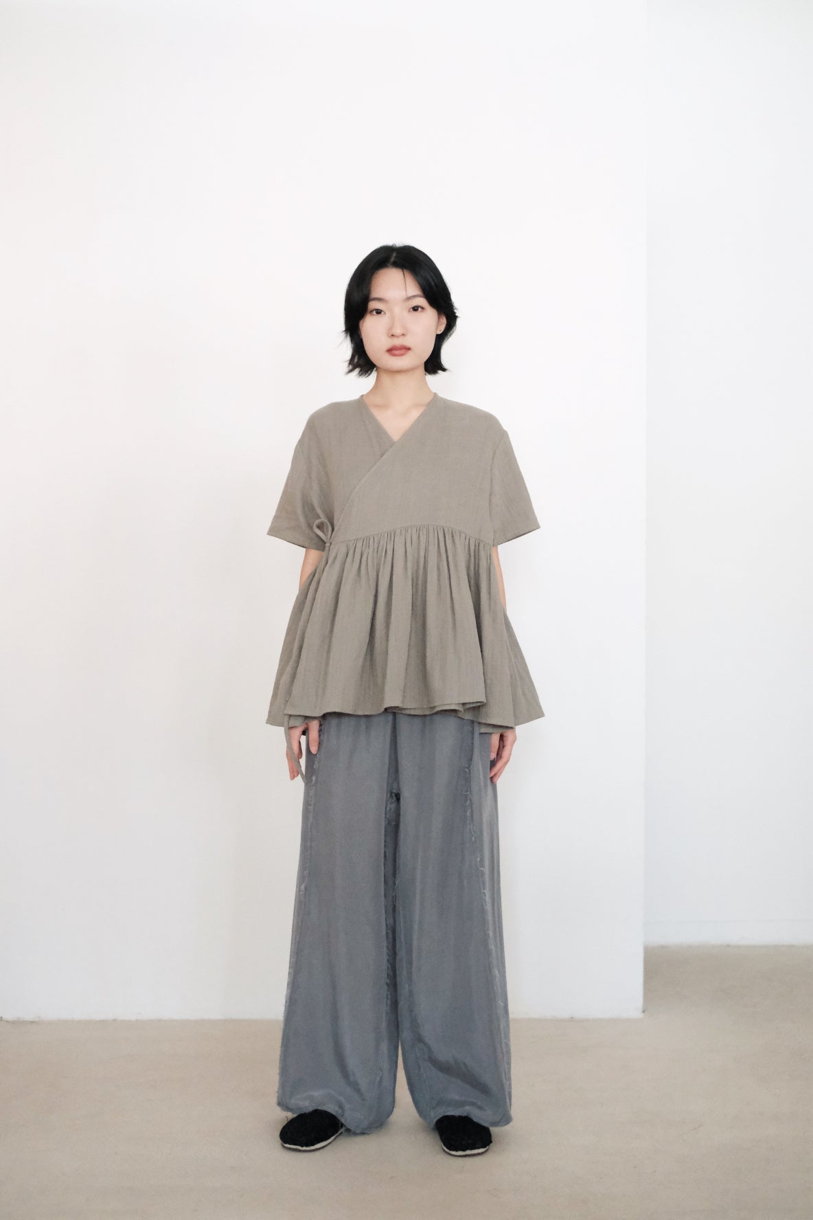 KĒKI LAYER BLOUSES WITH STRAPPING (STONE GREEN)