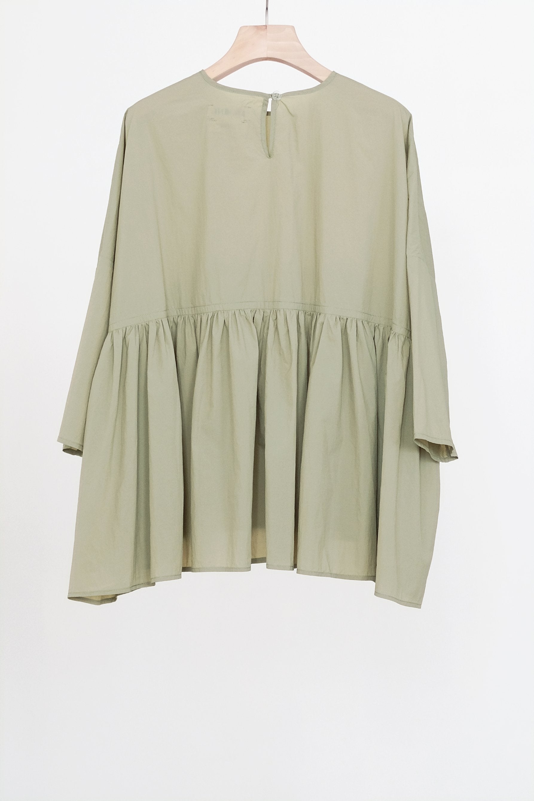 MAEVE BLOUSE (LIGHT OLIVE) | 淺橄欖色傘形下擺上衣