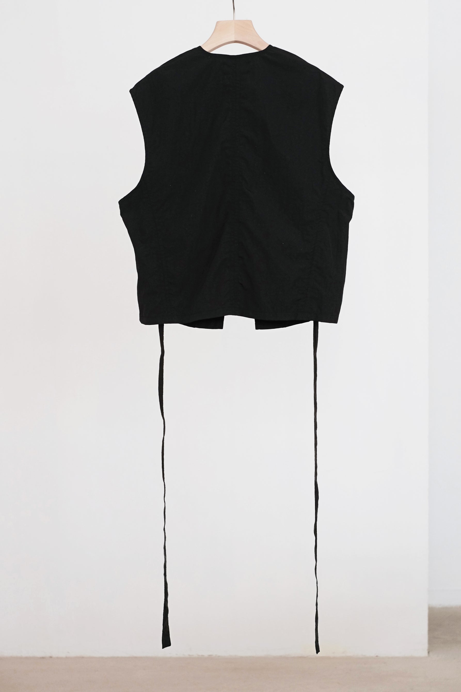 ALYSSA VEST (BLACK) | 黑色V形綁腰馬甲