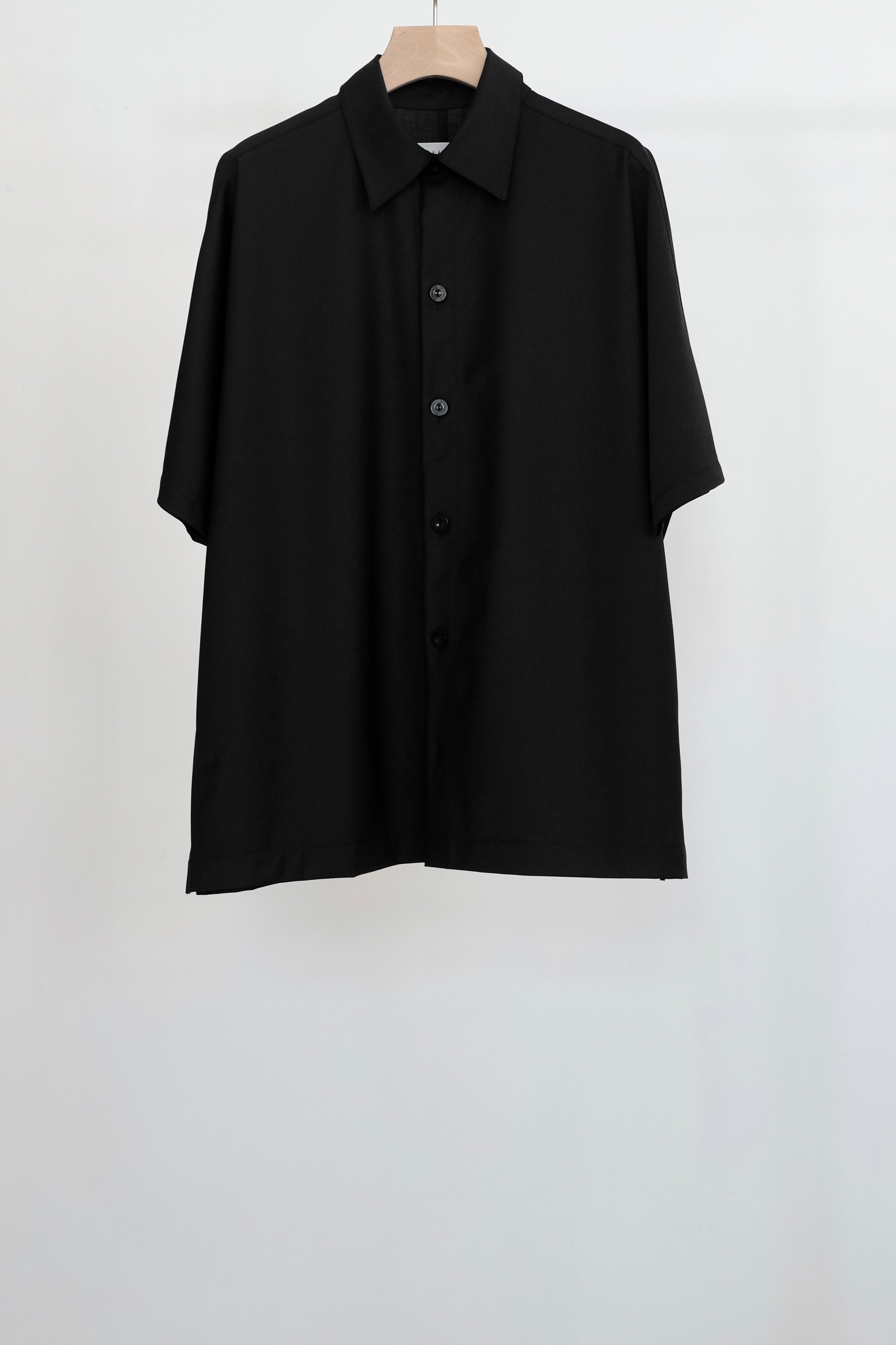 IVY’S BOYFRIEND SHIRT (BLACK)