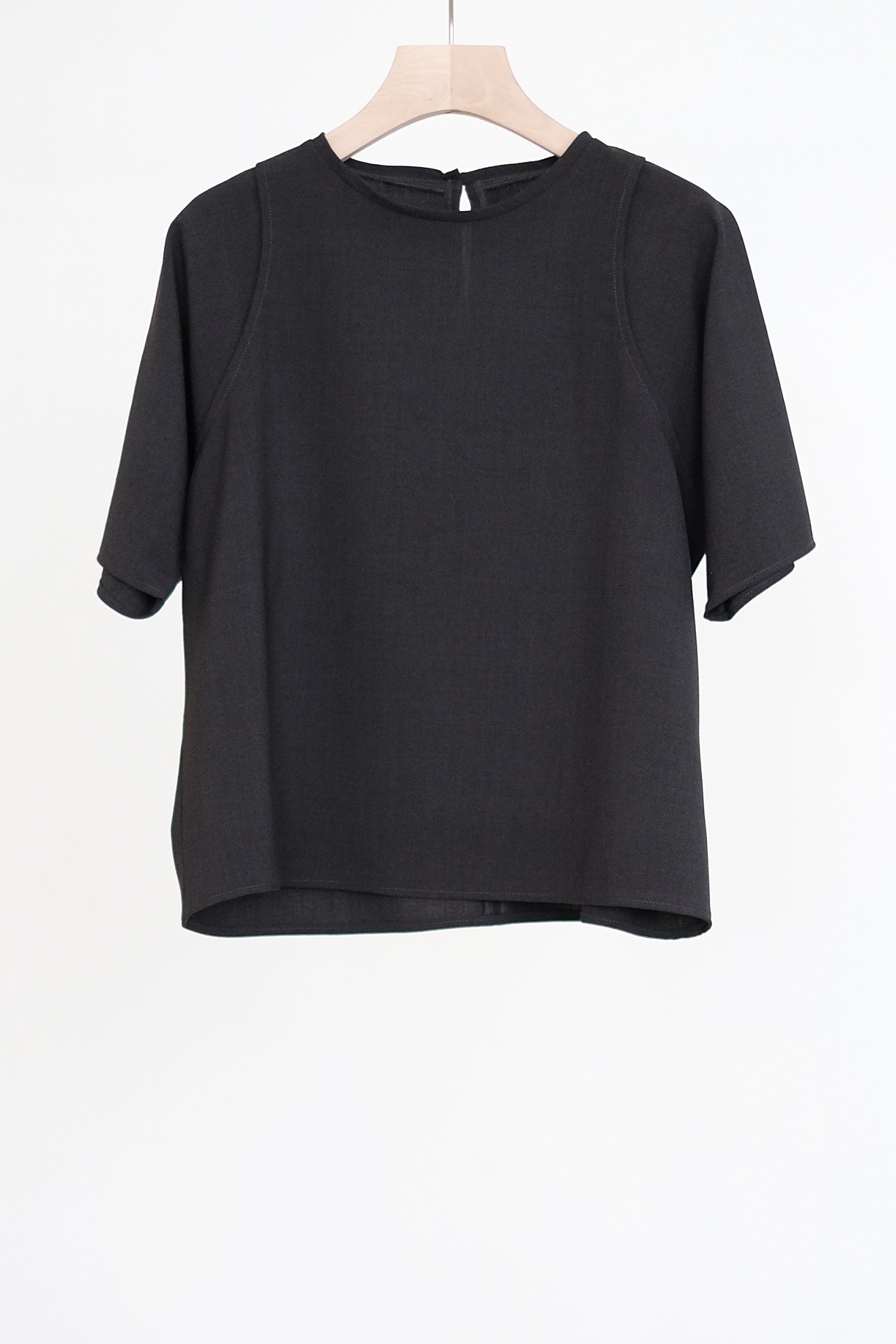 BAYLOR BLOUSE (CHARCOAL) | 黑色假兩件上衣