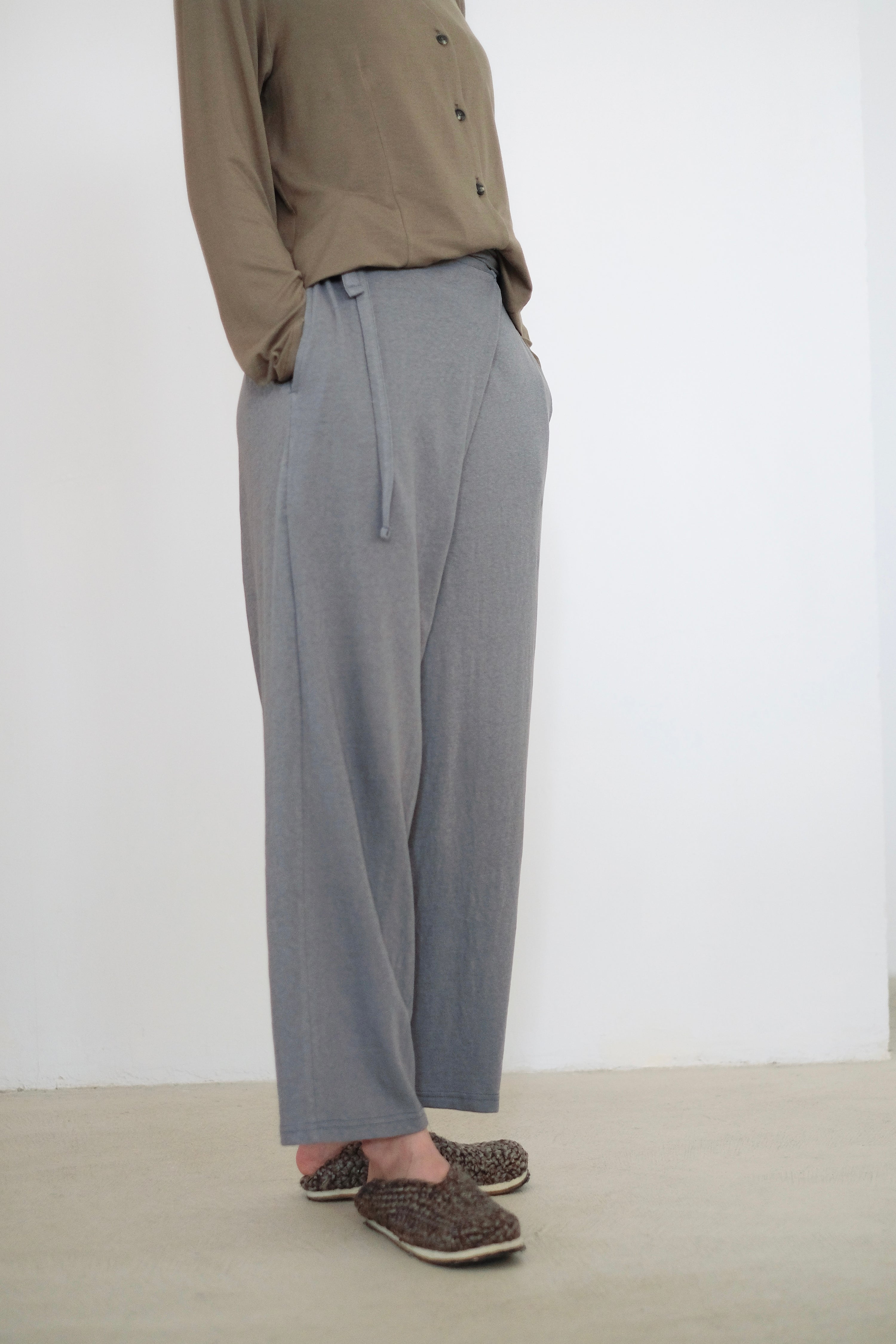 LILI PANT (GREY)