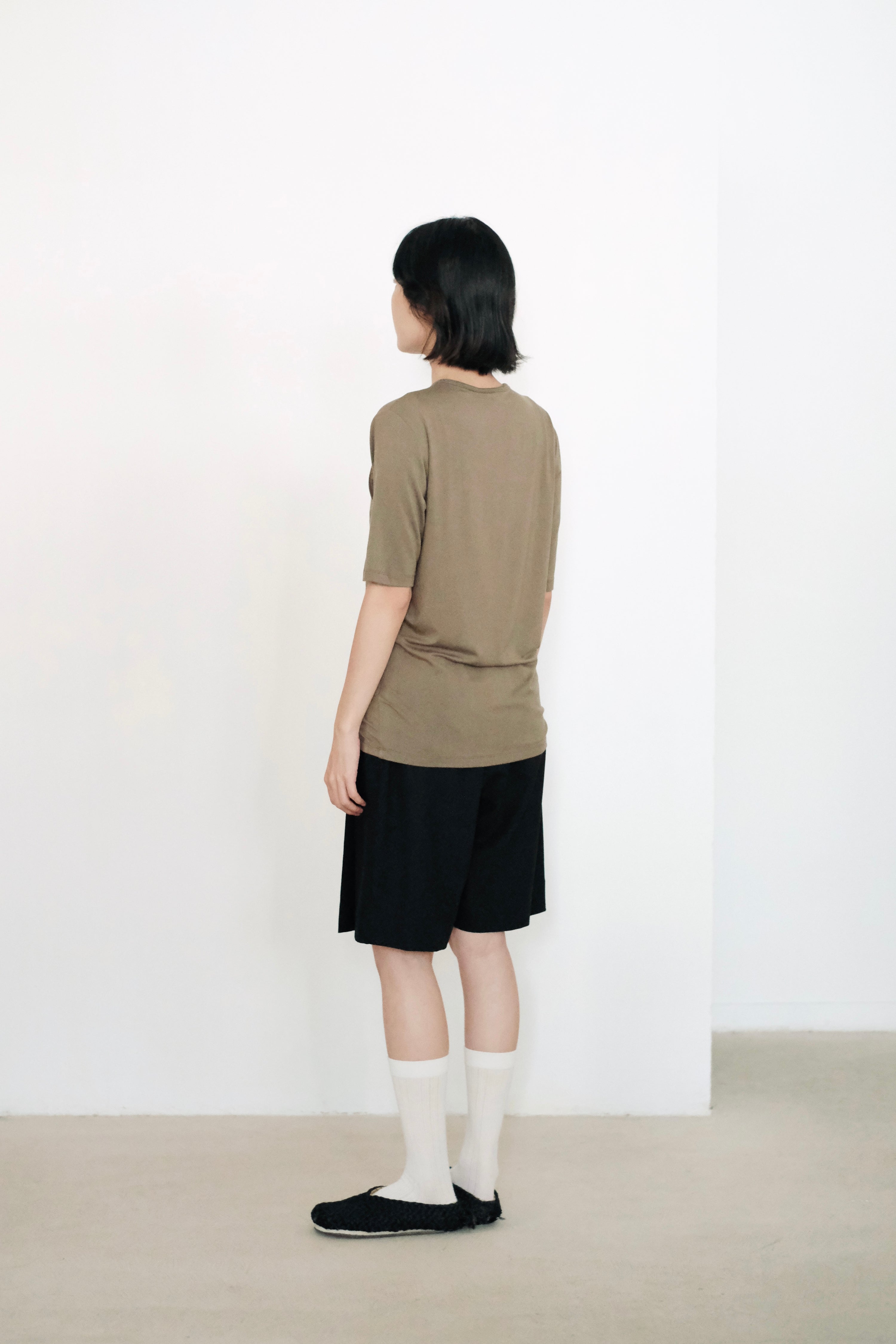 SEVYIN TEE (OLIVE)