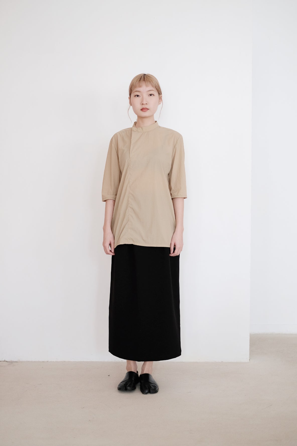 MADELYN BLOUSE (CAMEL) | 駝色斜襟半袖襯衫