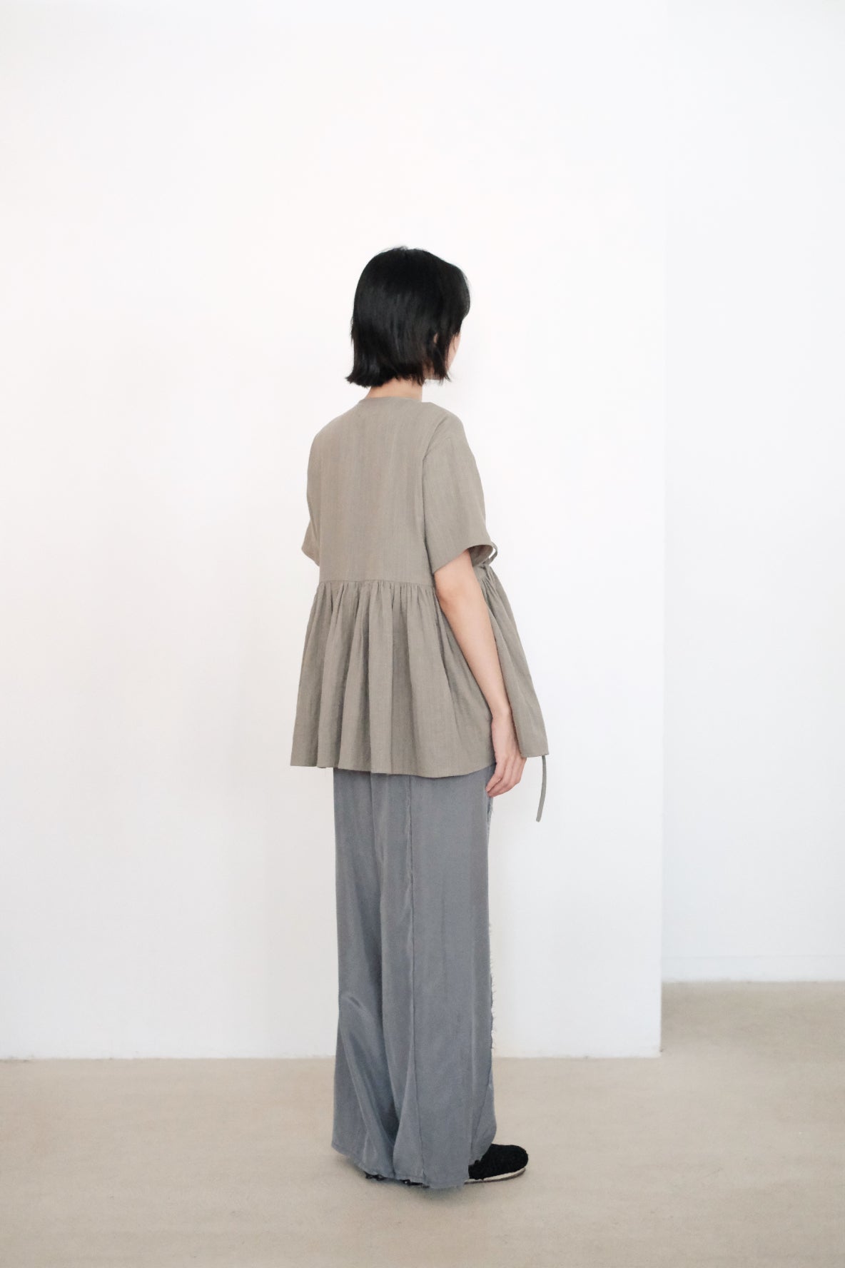 KĒKI LAYER BLOUSES WITH STRAPPING (STONE GREEN)