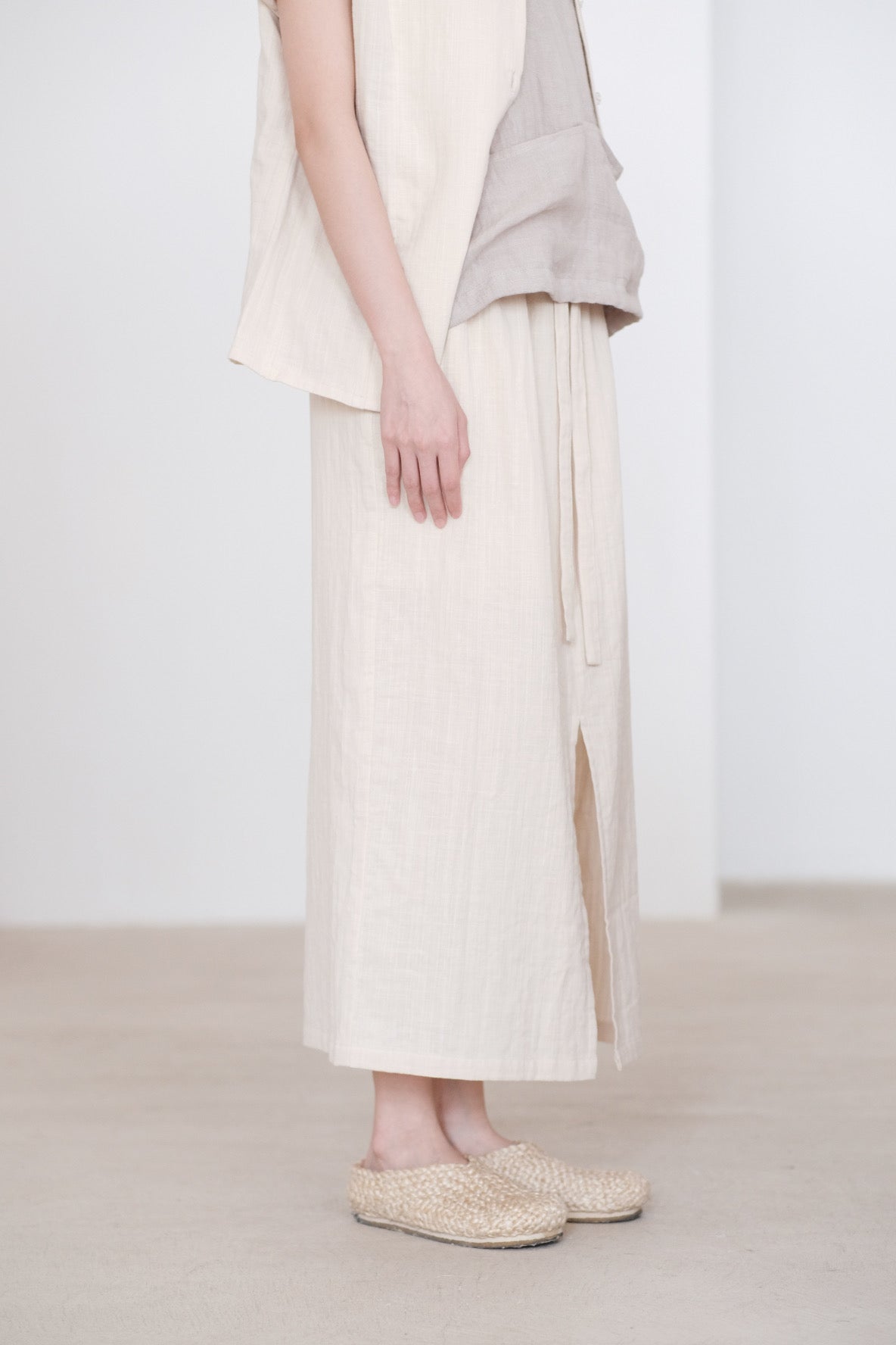 BRIA SKIRT (CREAM) | 奶油色前後開叉半裙