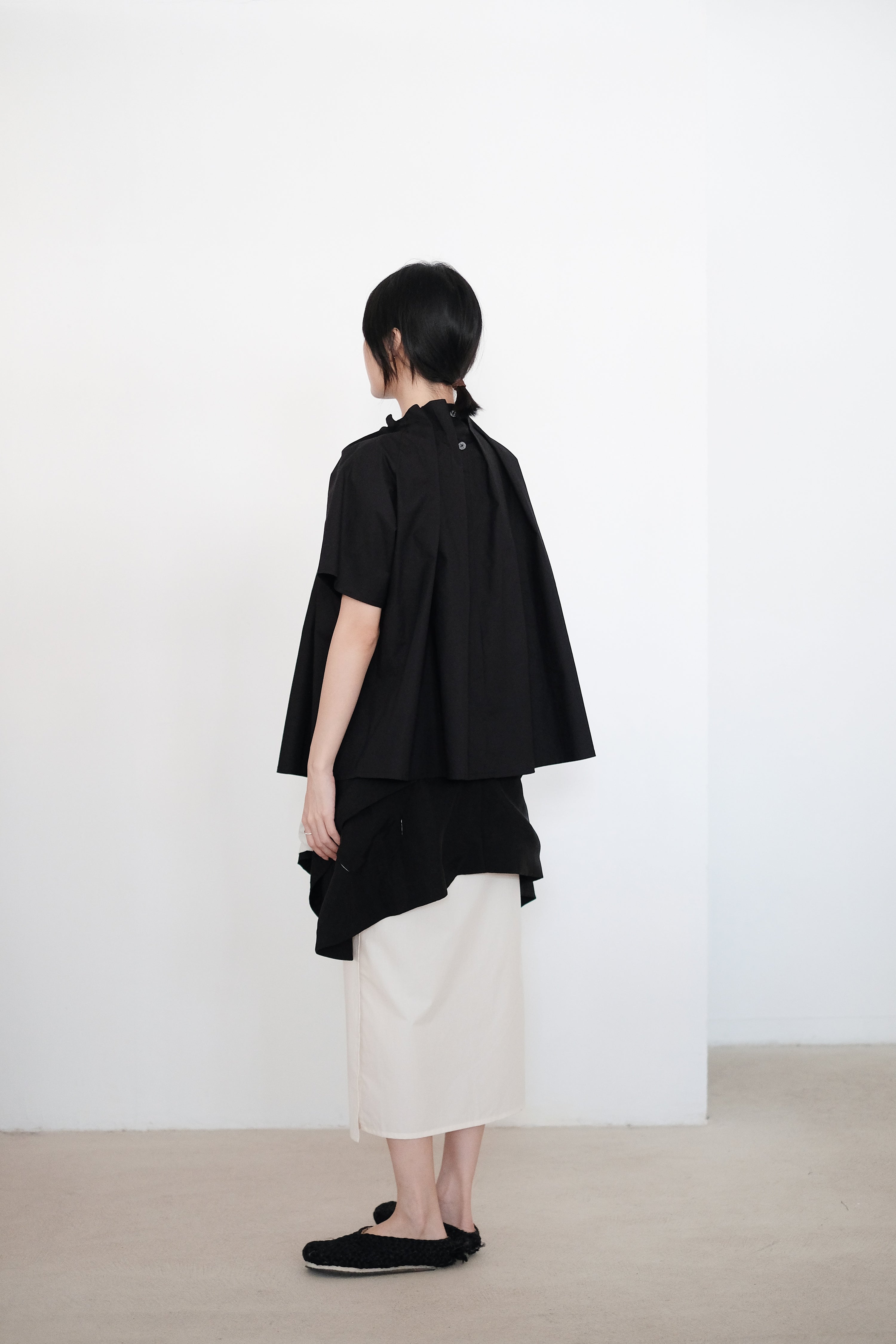 ARLETTE GATHERED BLOUSE (BLACK)