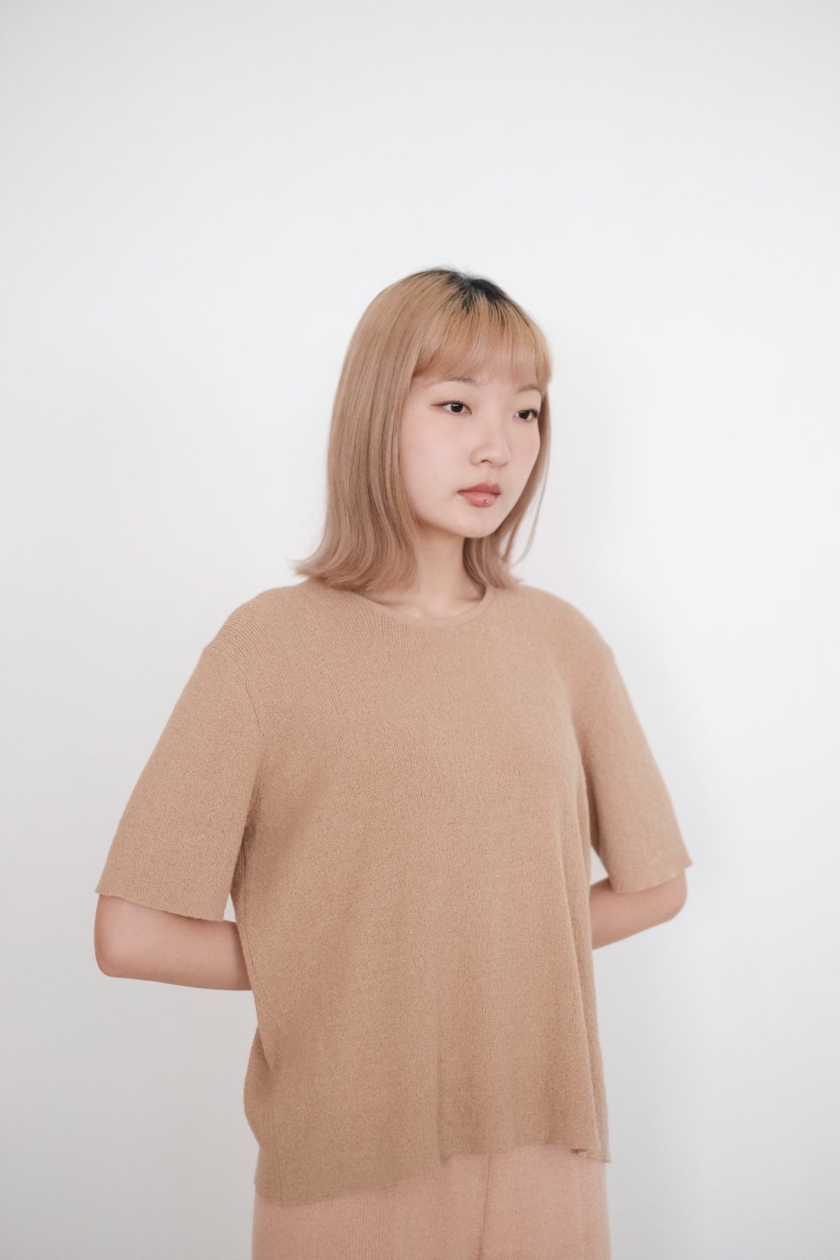 TITIA KNIT TOP (ALMOND) | 淺杏仁色疏針織上衣