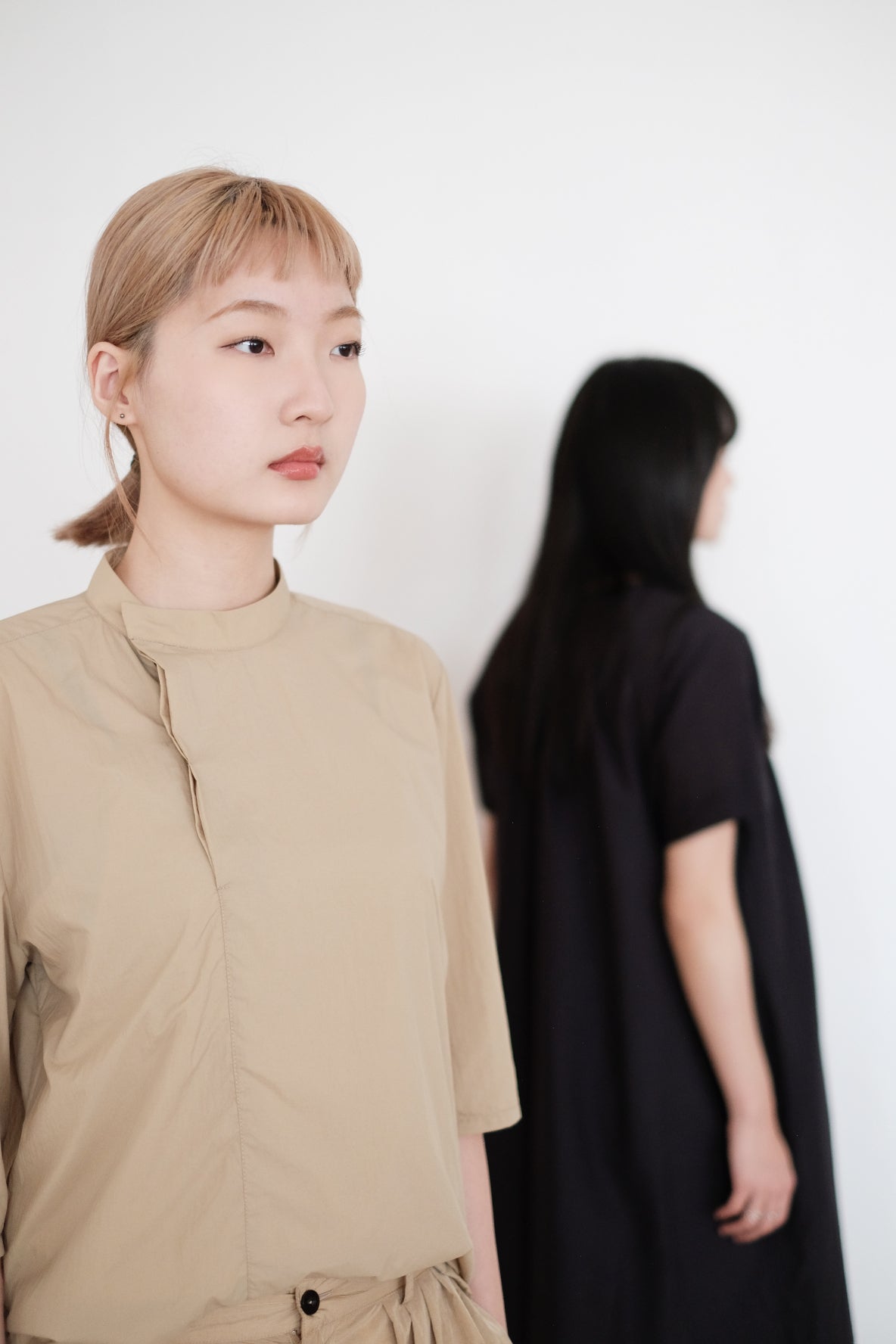 MADELYN BLOUSE (CAMEL) | 駝色斜襟半袖襯衫