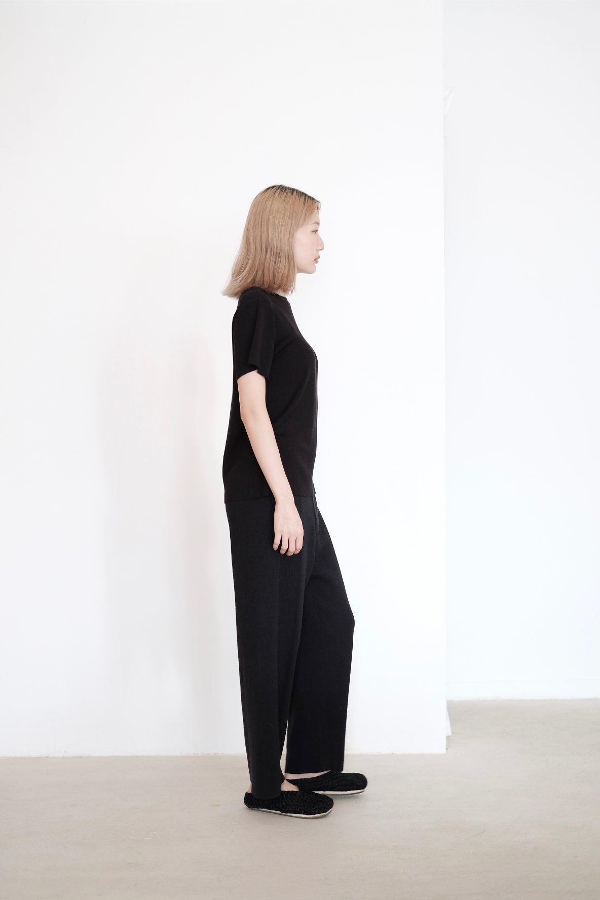 LACADIA KNIT TEE (BLACK) | 黑色輕盈針織TEE